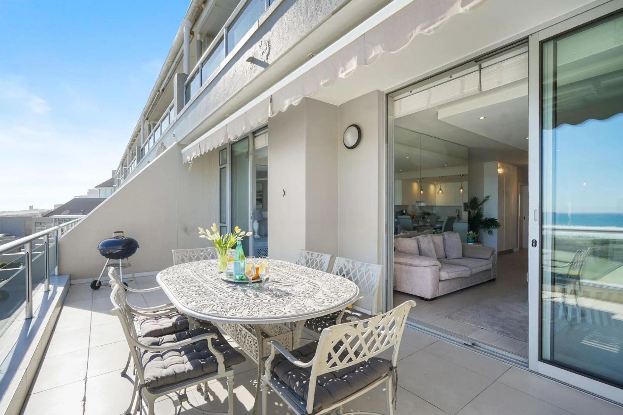 Dolphin Beach H106