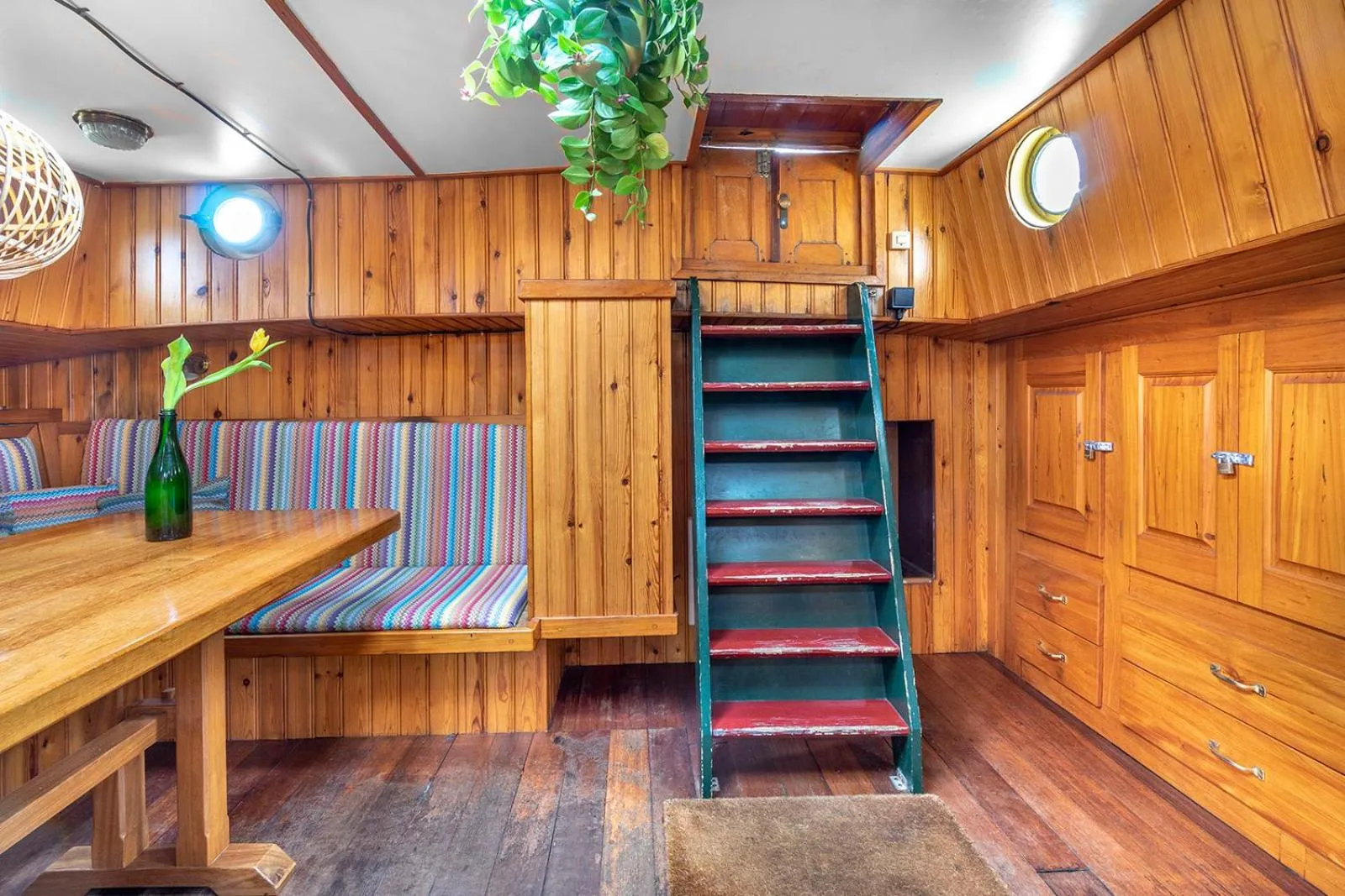 Living room in Asile Flottant