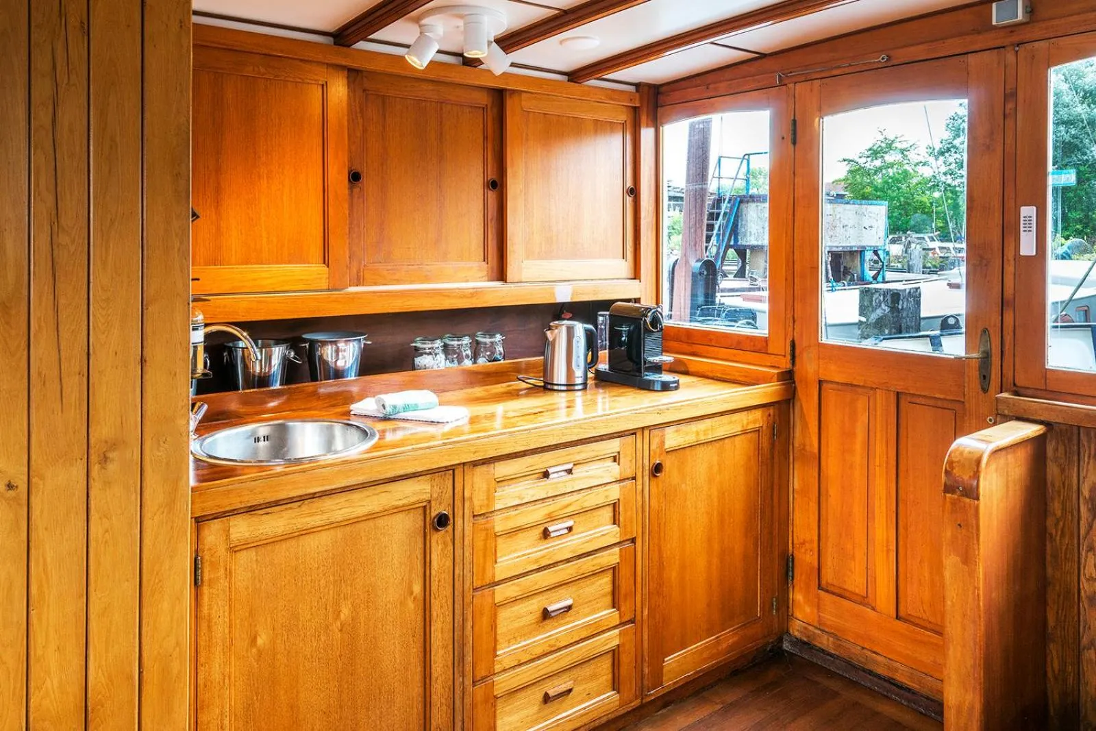 Coffee/tea facilities in Asile Flottant