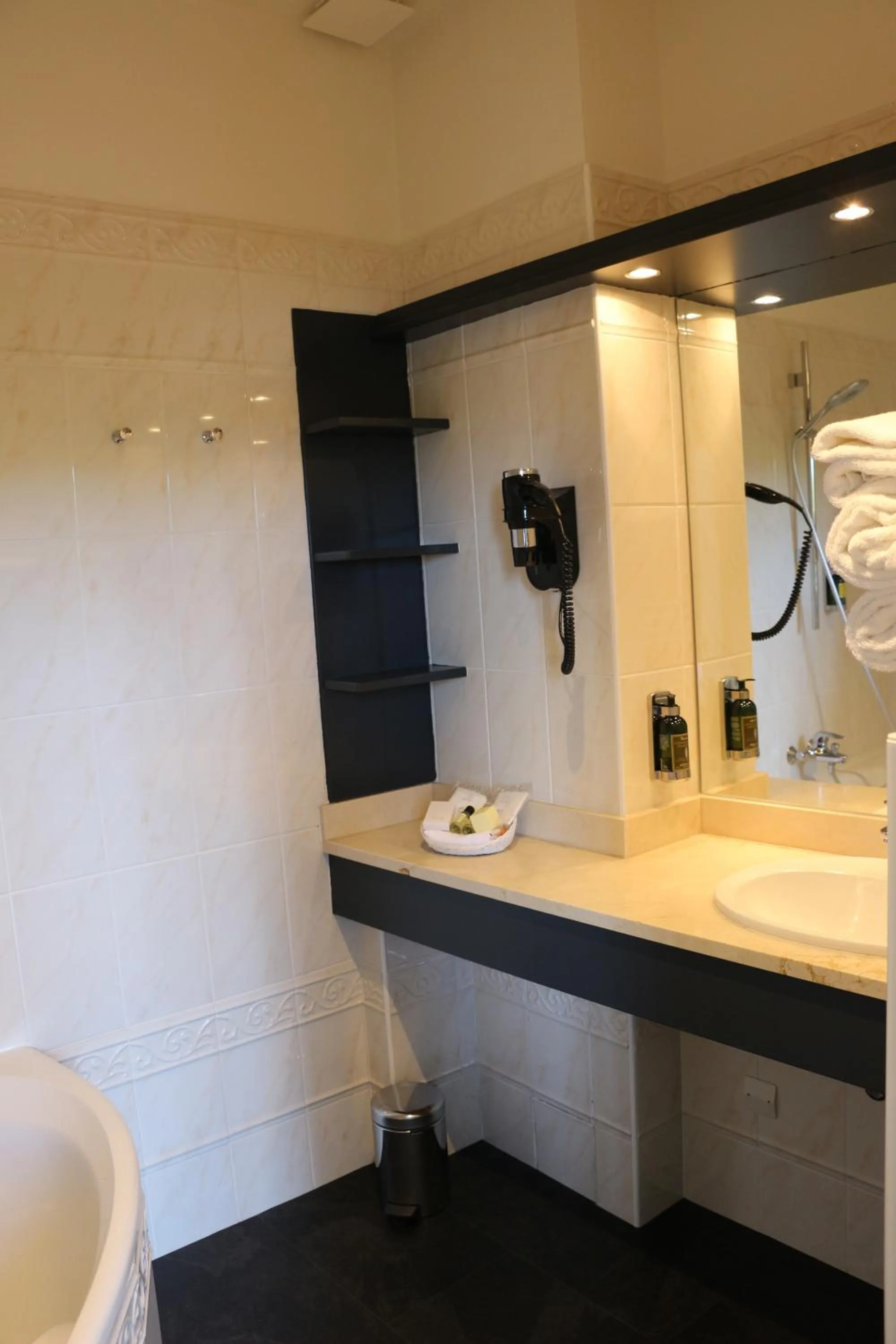 Hôtel Anne d'Anjou, The Originals Collection