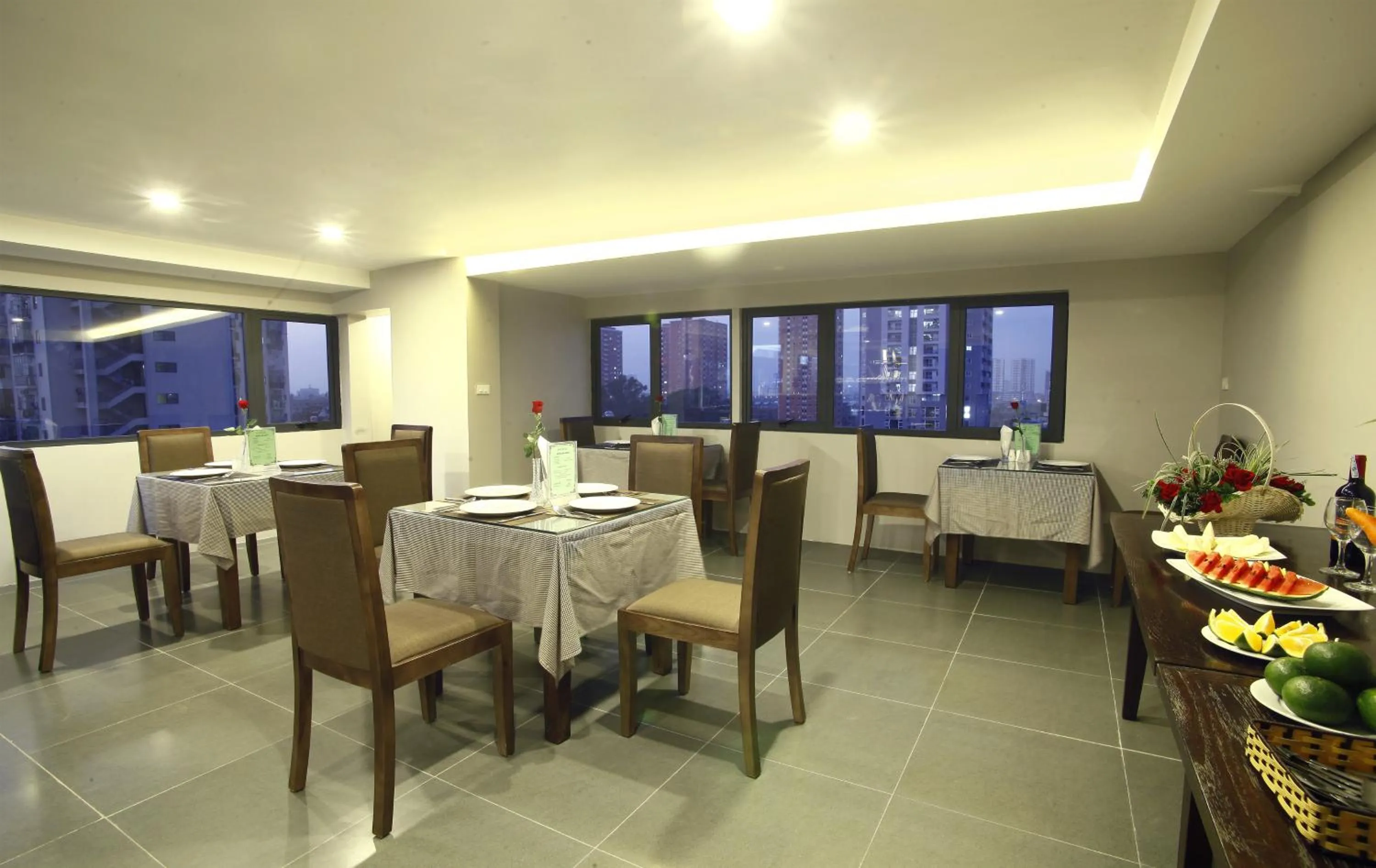 Food and drinks in Blue Pearl West Hotel