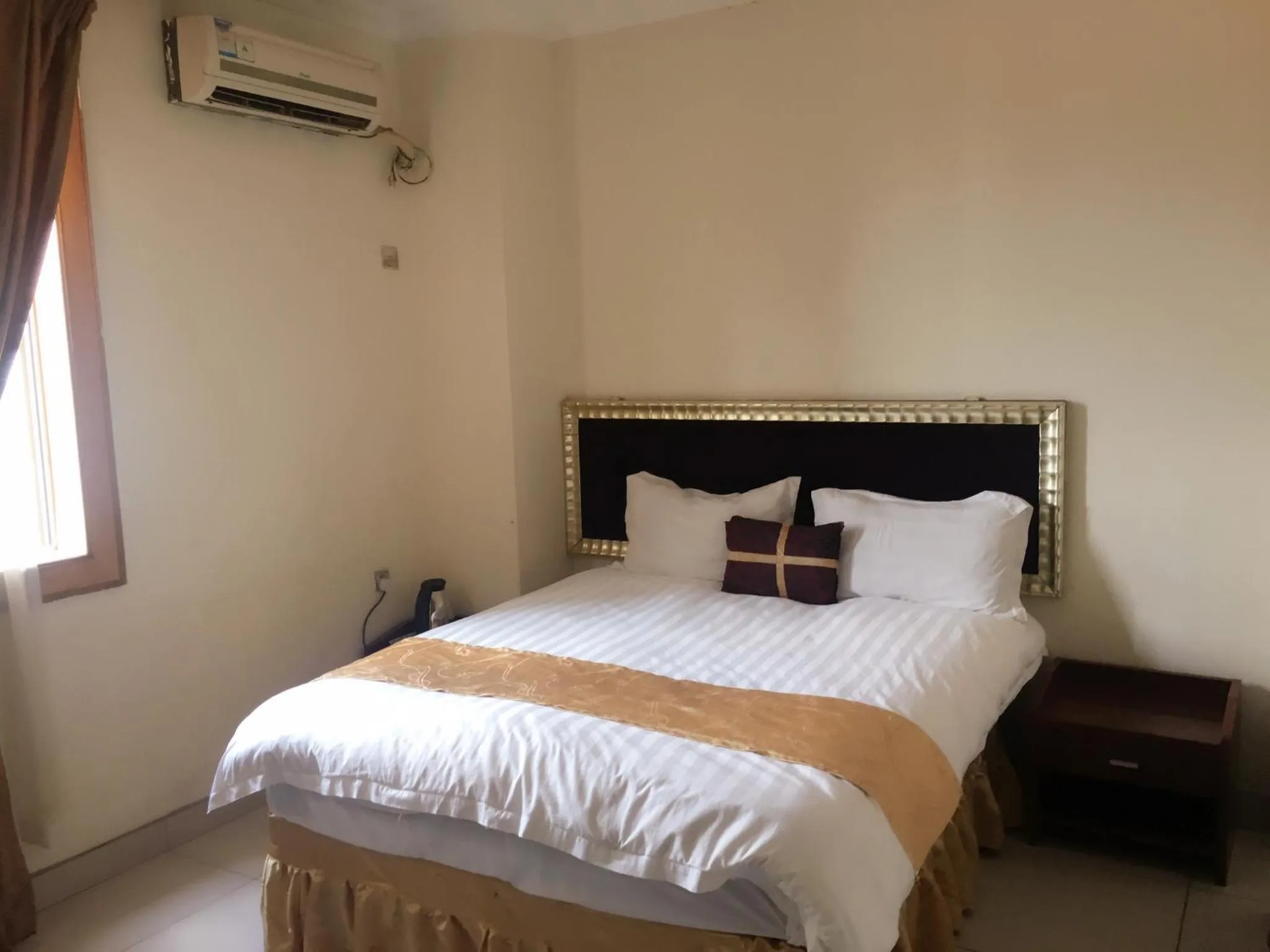 Shengtang Business Hotel