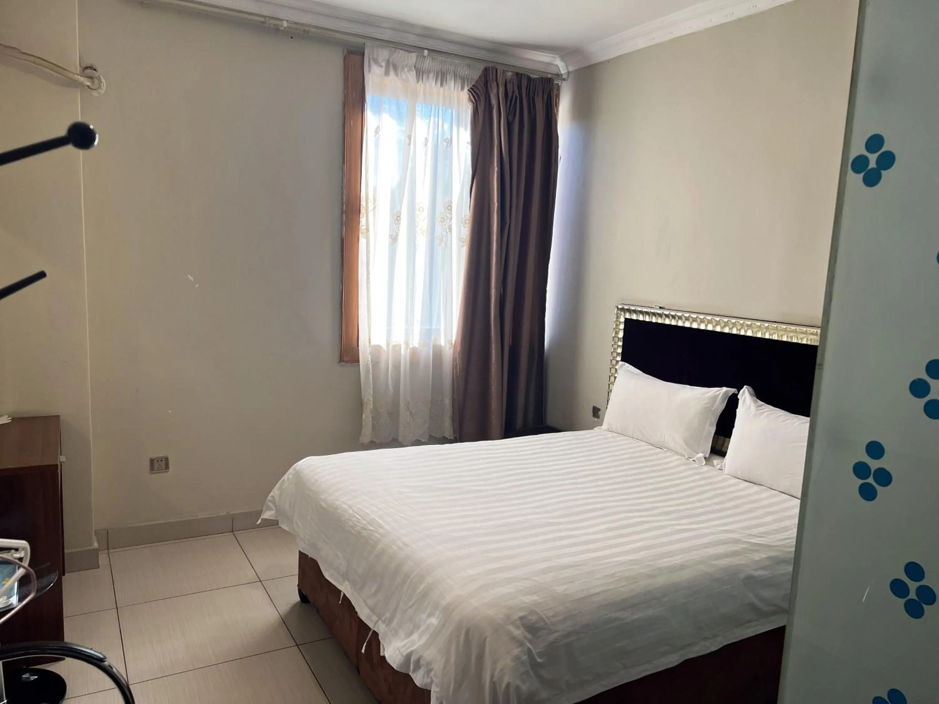 Shengtang Business Hotel