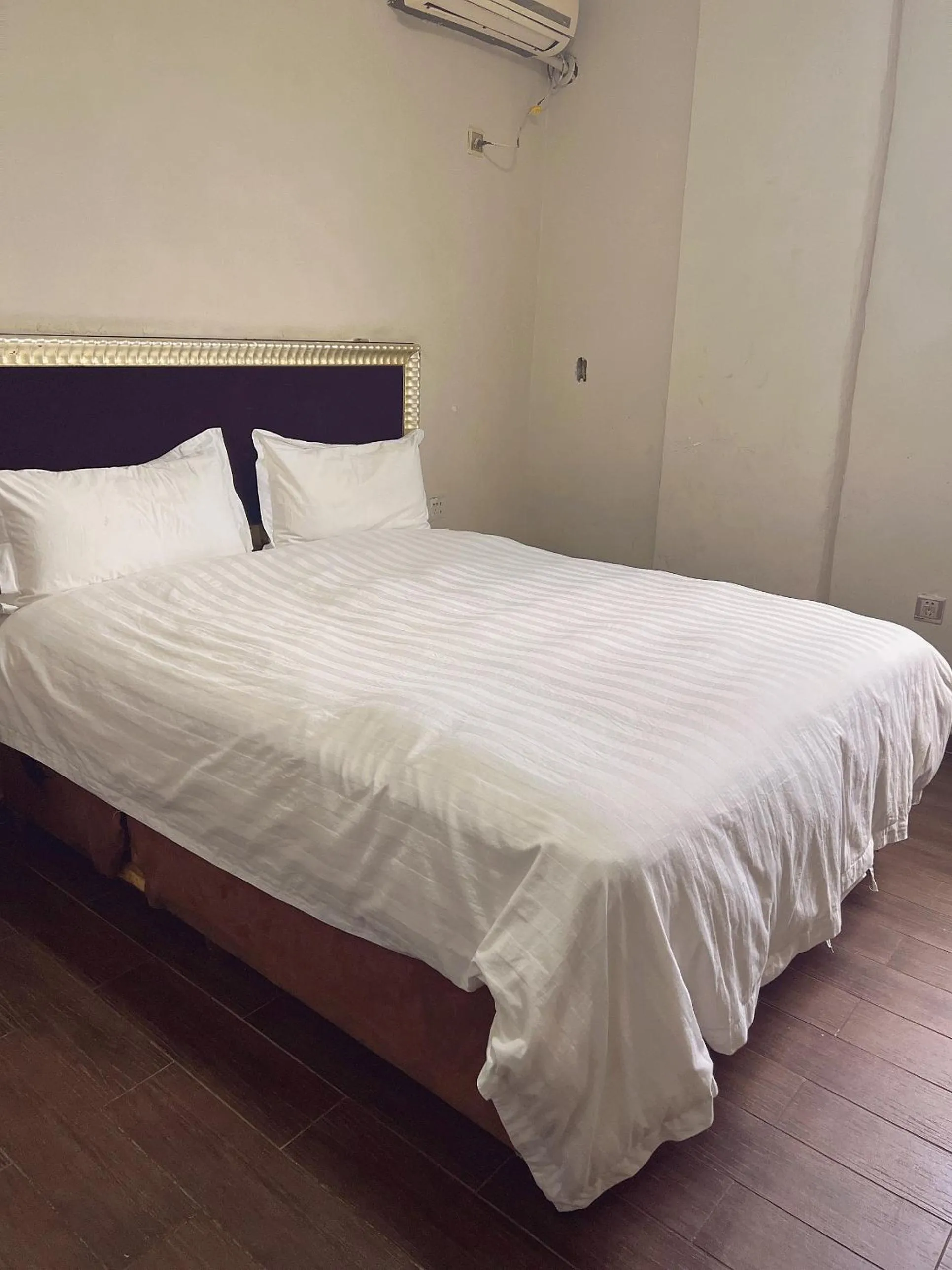 Shengtang Business Hotel