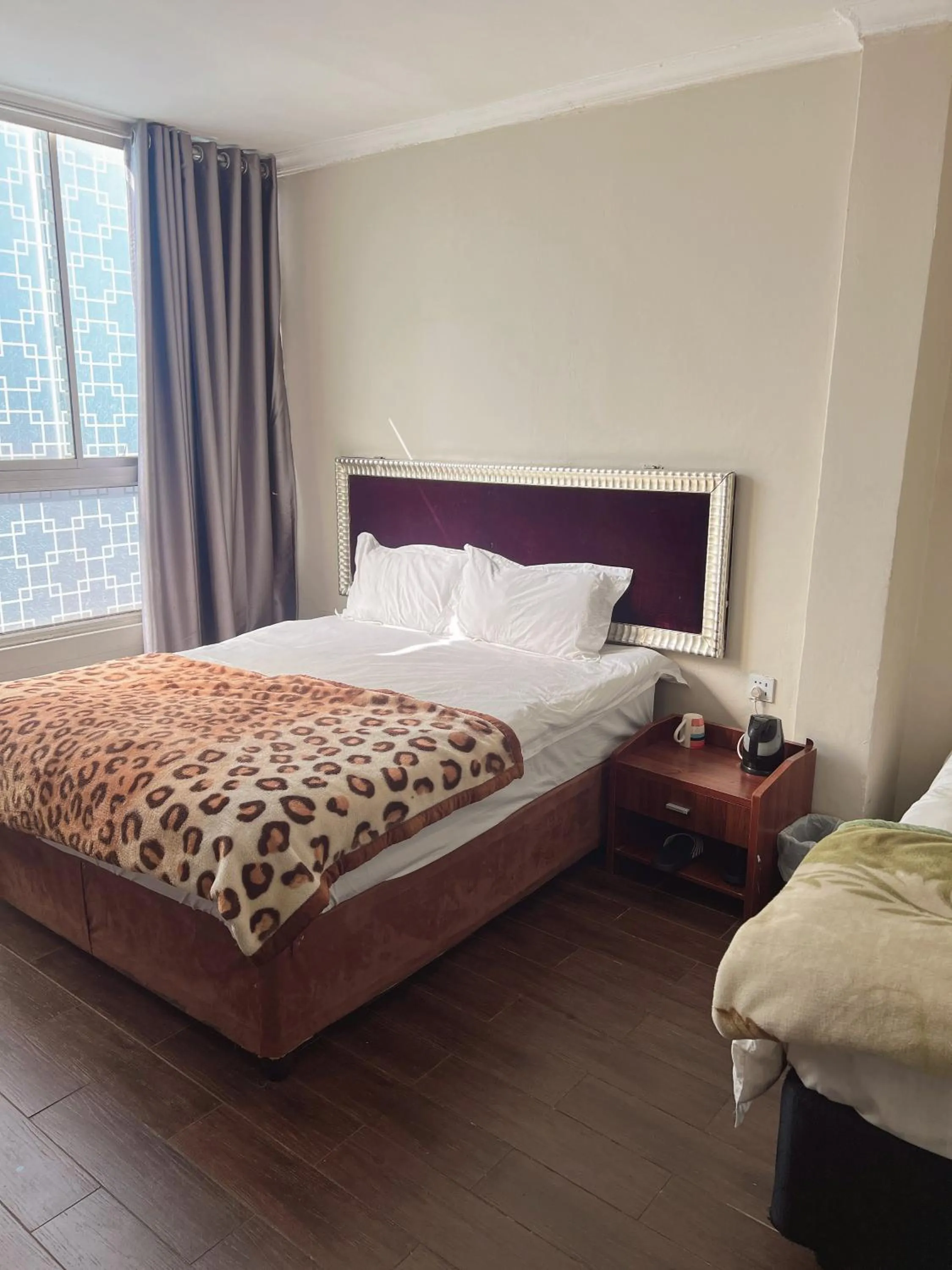 Shengtang Business Hotel