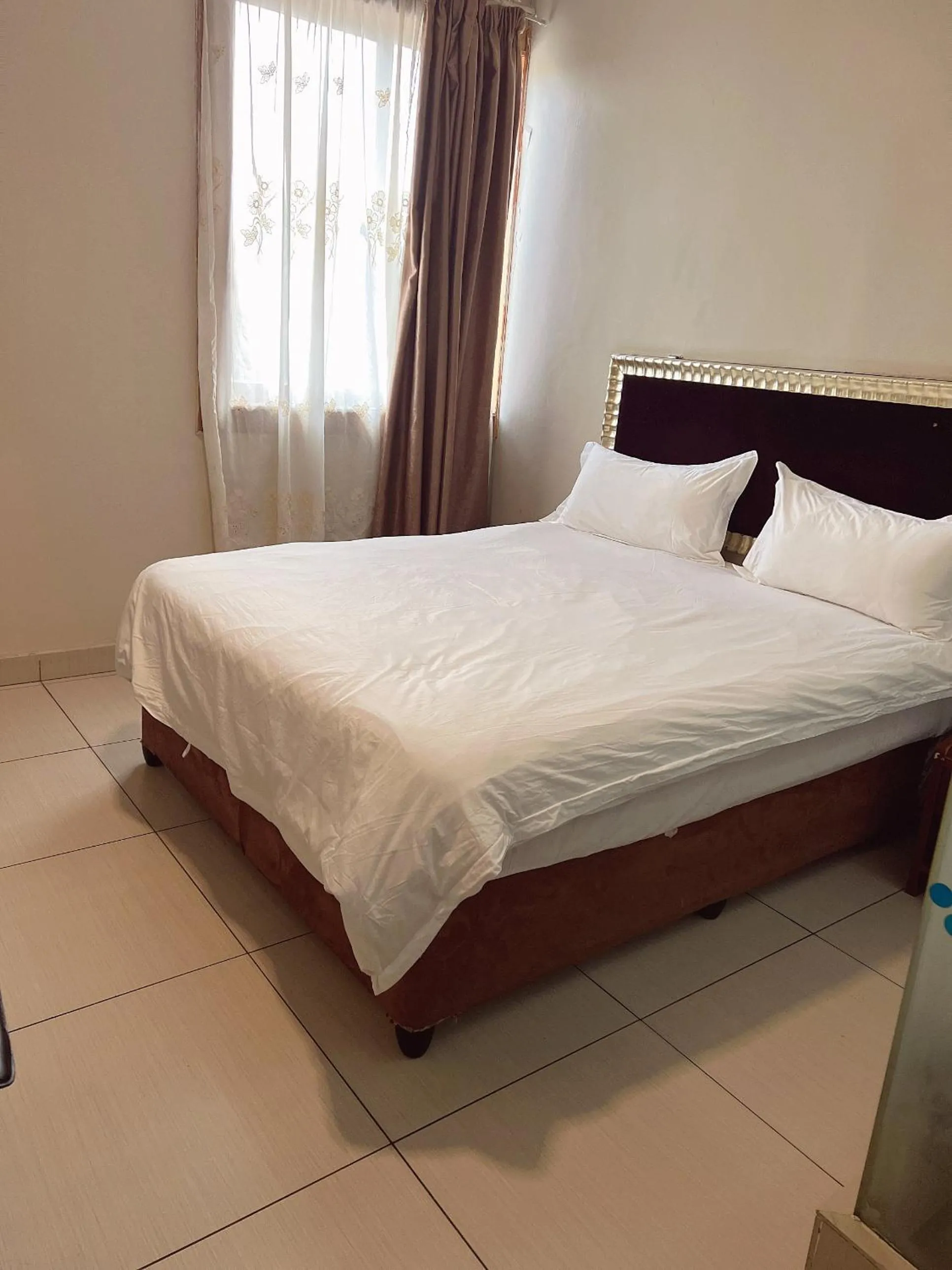 Shengtang Business Hotel