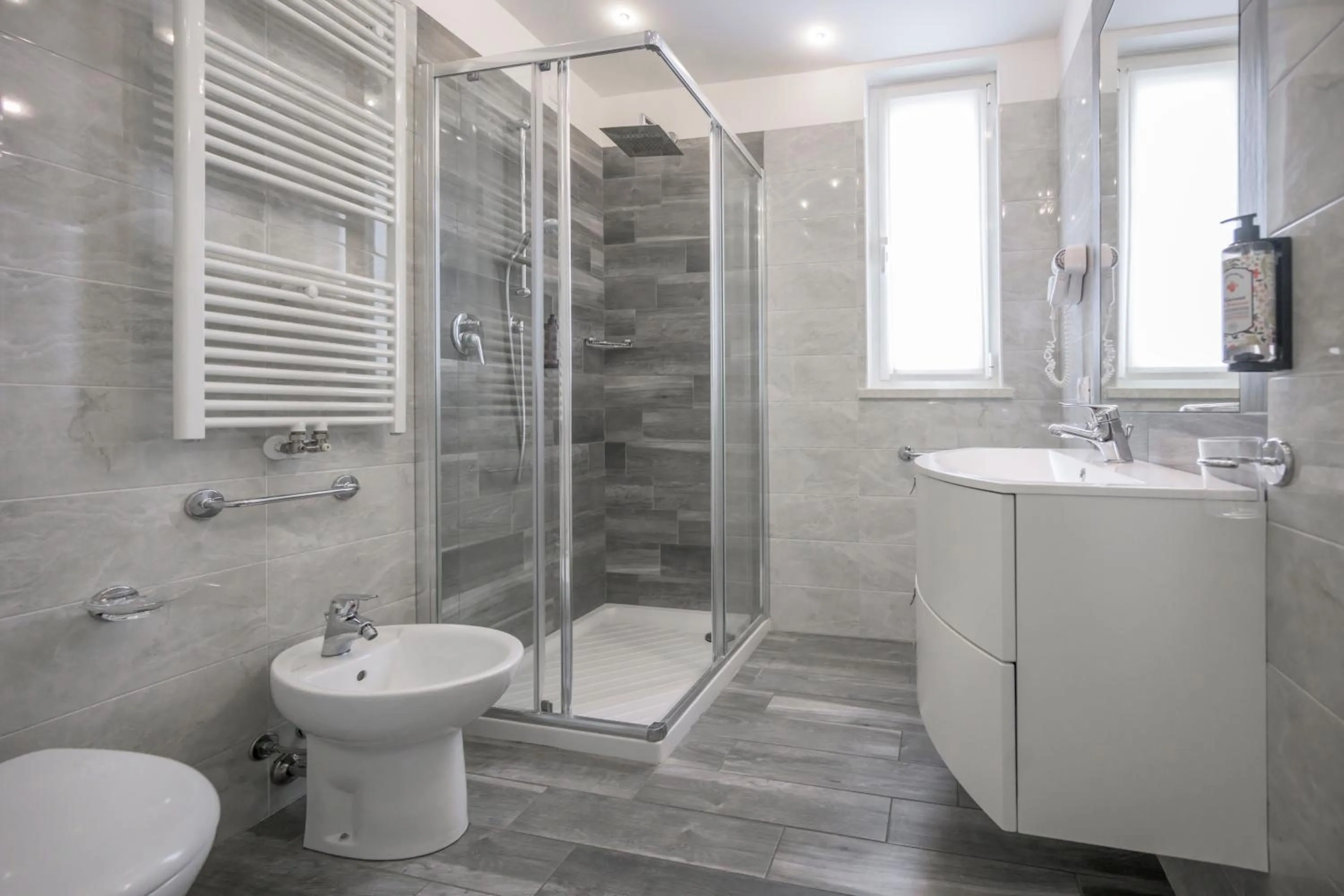 Bathroom in Hotel Villa Paradiso Suite