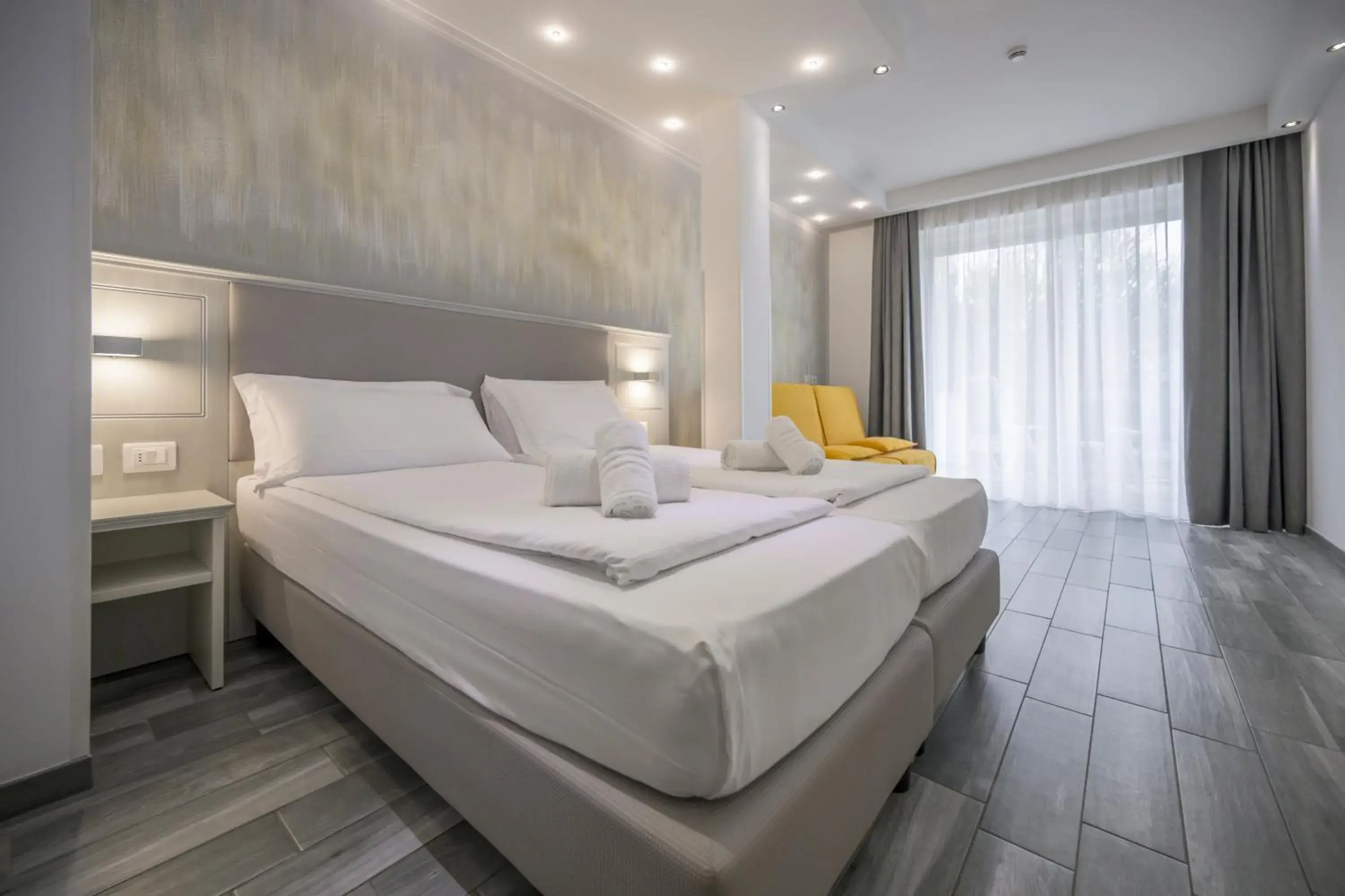 Superior Double or Twin Room with Garden View in Hotel Villa Paradiso Suite Superior Double or Twin Room with Garden View in Hotel Villa Paradiso Suite