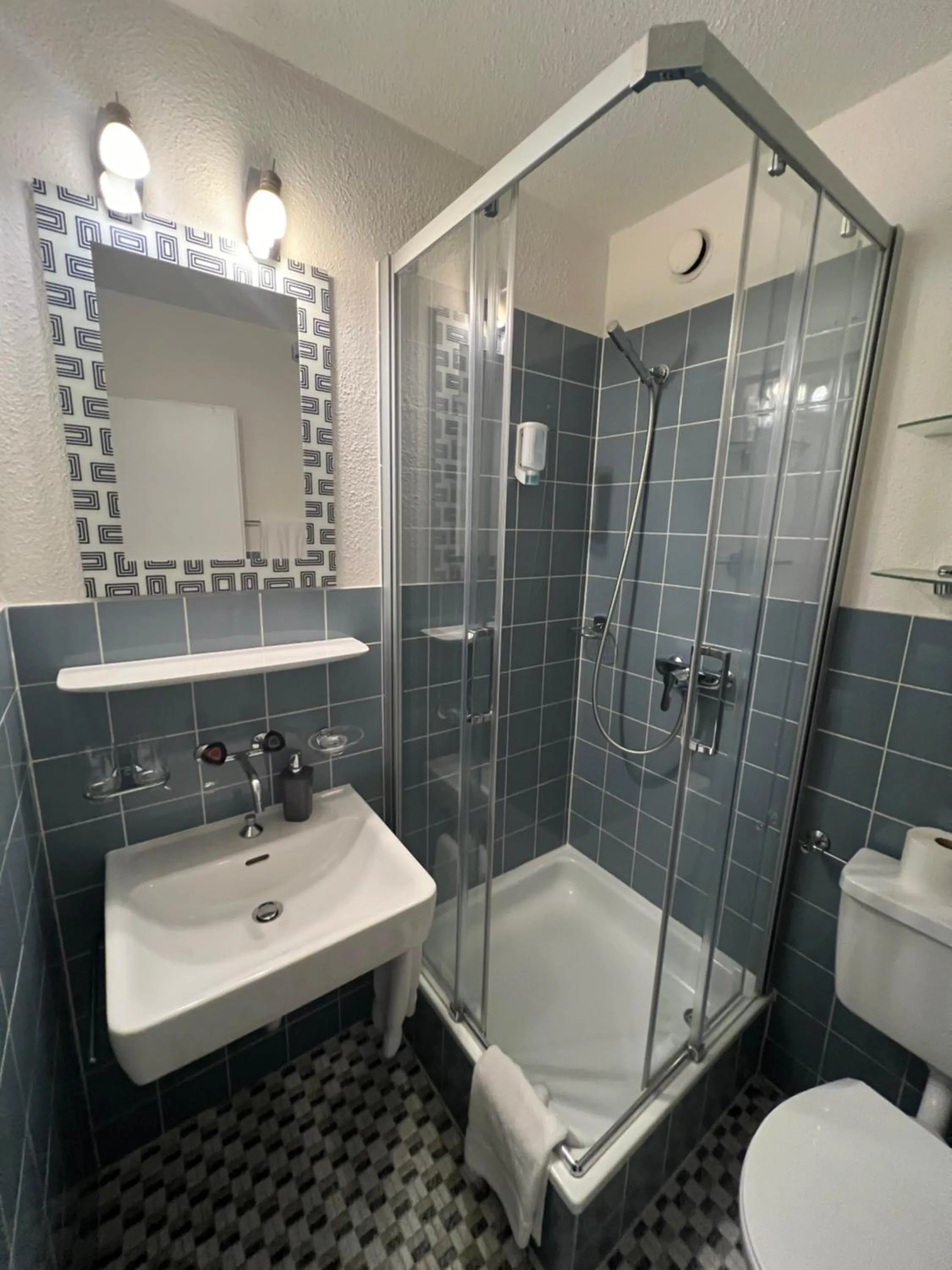 Shower in Hotel Franz Anton