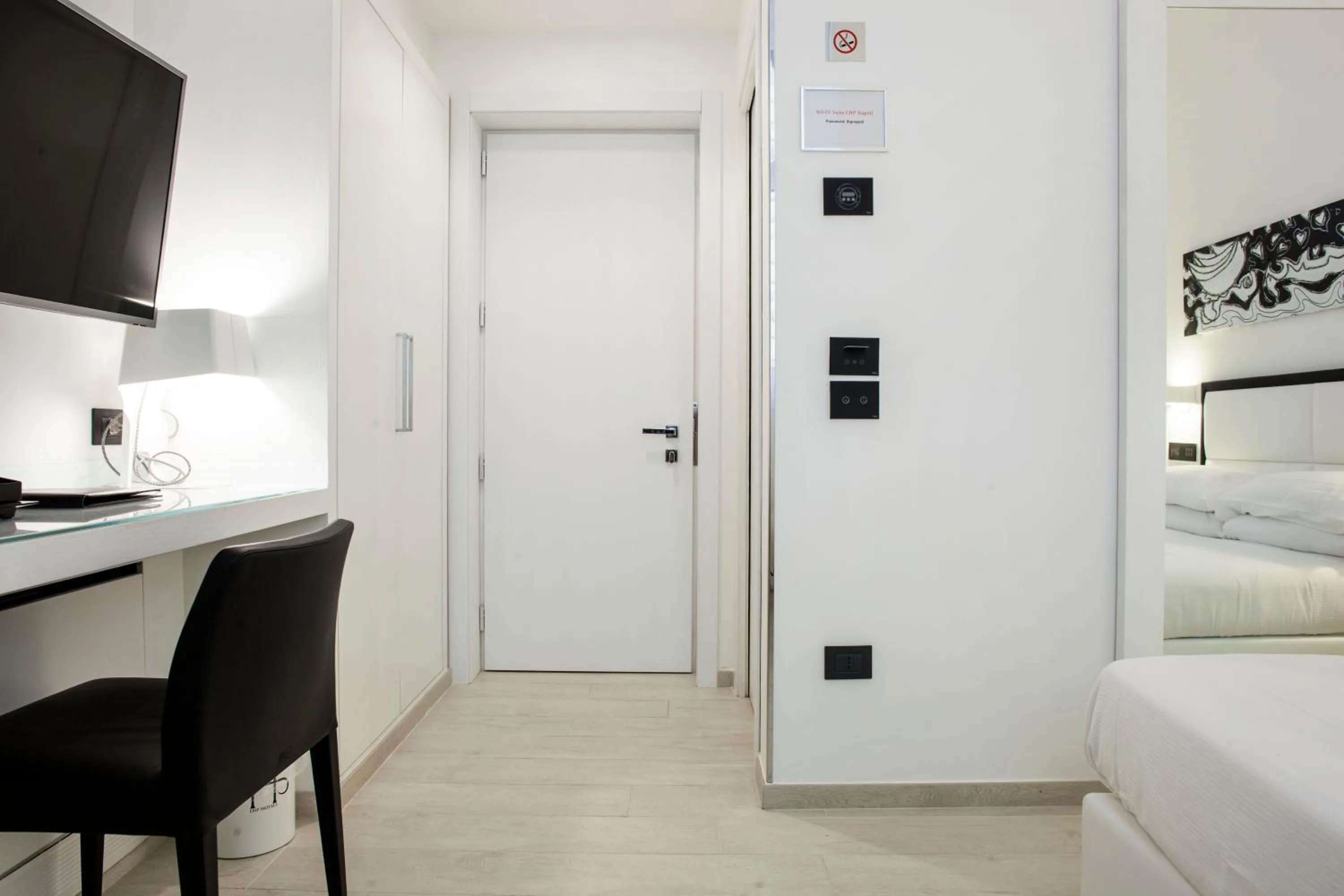 Bedroom, Bed in LHP Suite Napoli Parco Margherita