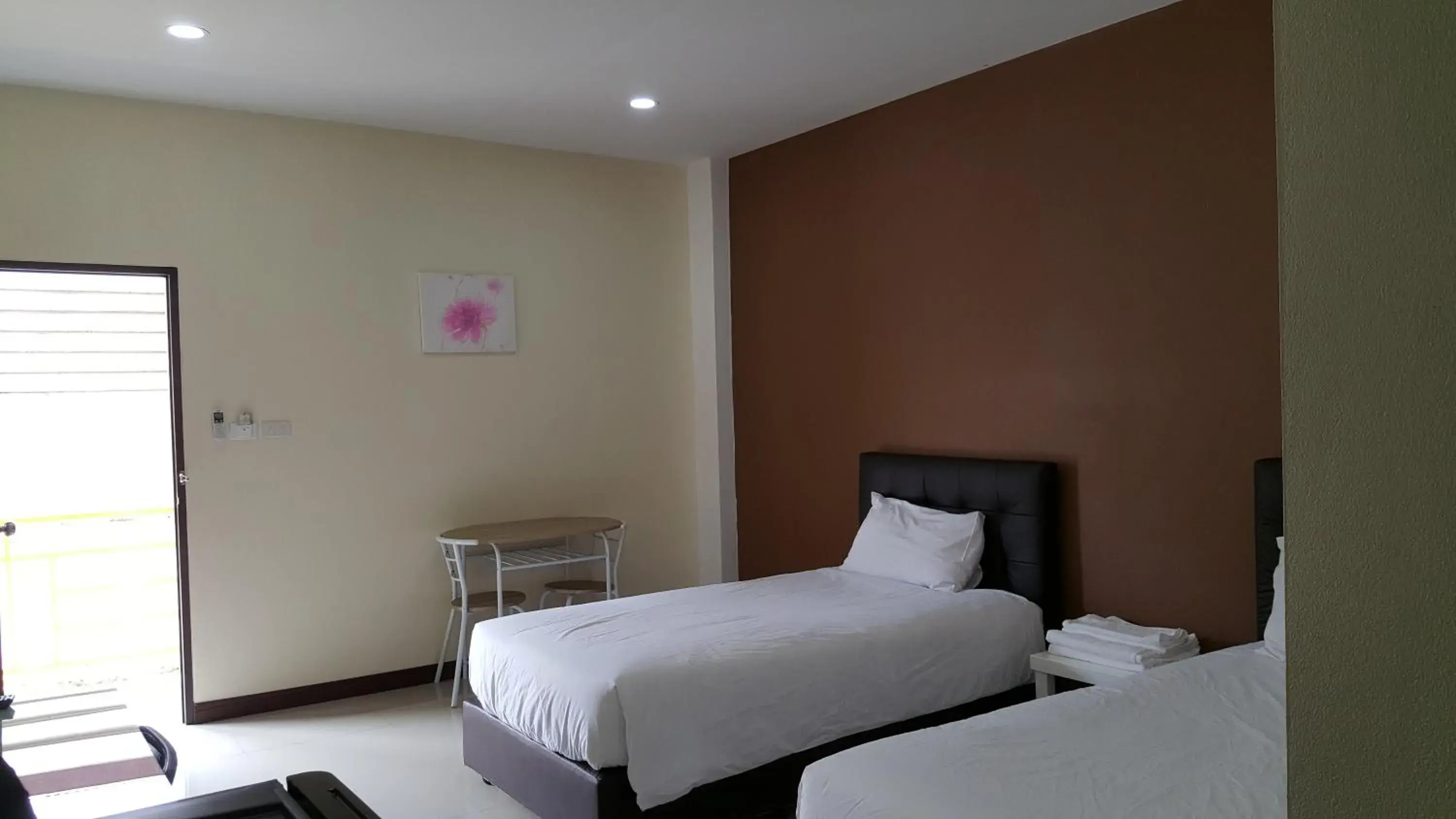 Standard Twin Room in Charoensuk Grand Hotel Standard Twin Room in Charoensuk Grand Hotel