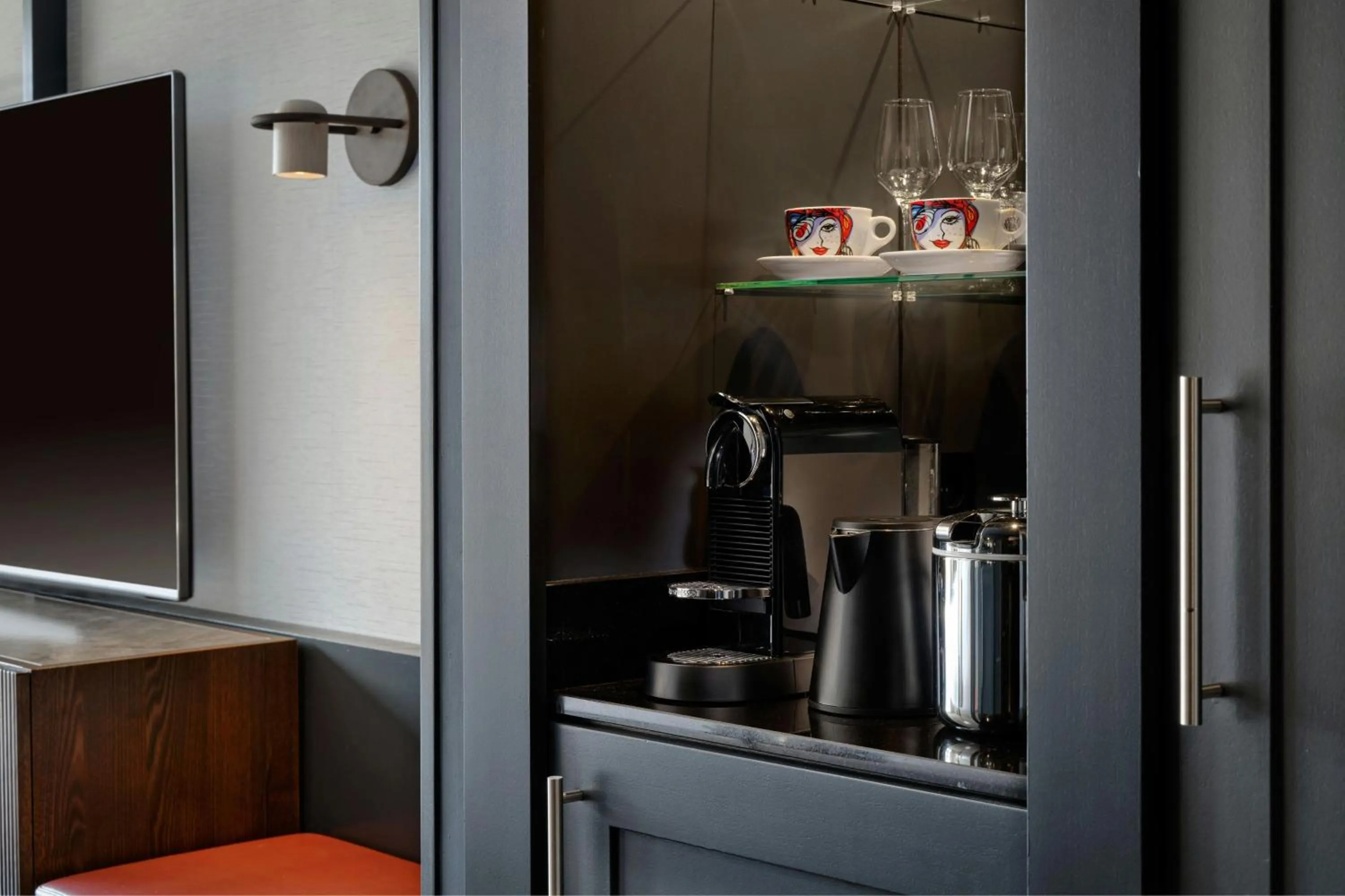 Photo of the whole room in Ghent Marriott Hotel