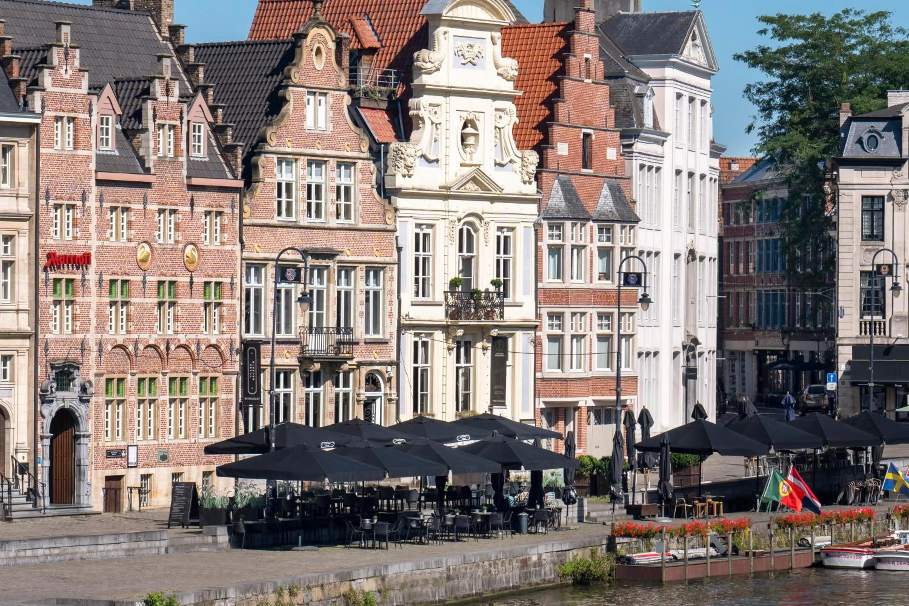 Facade/entrance in Ghent Marriott Hotel