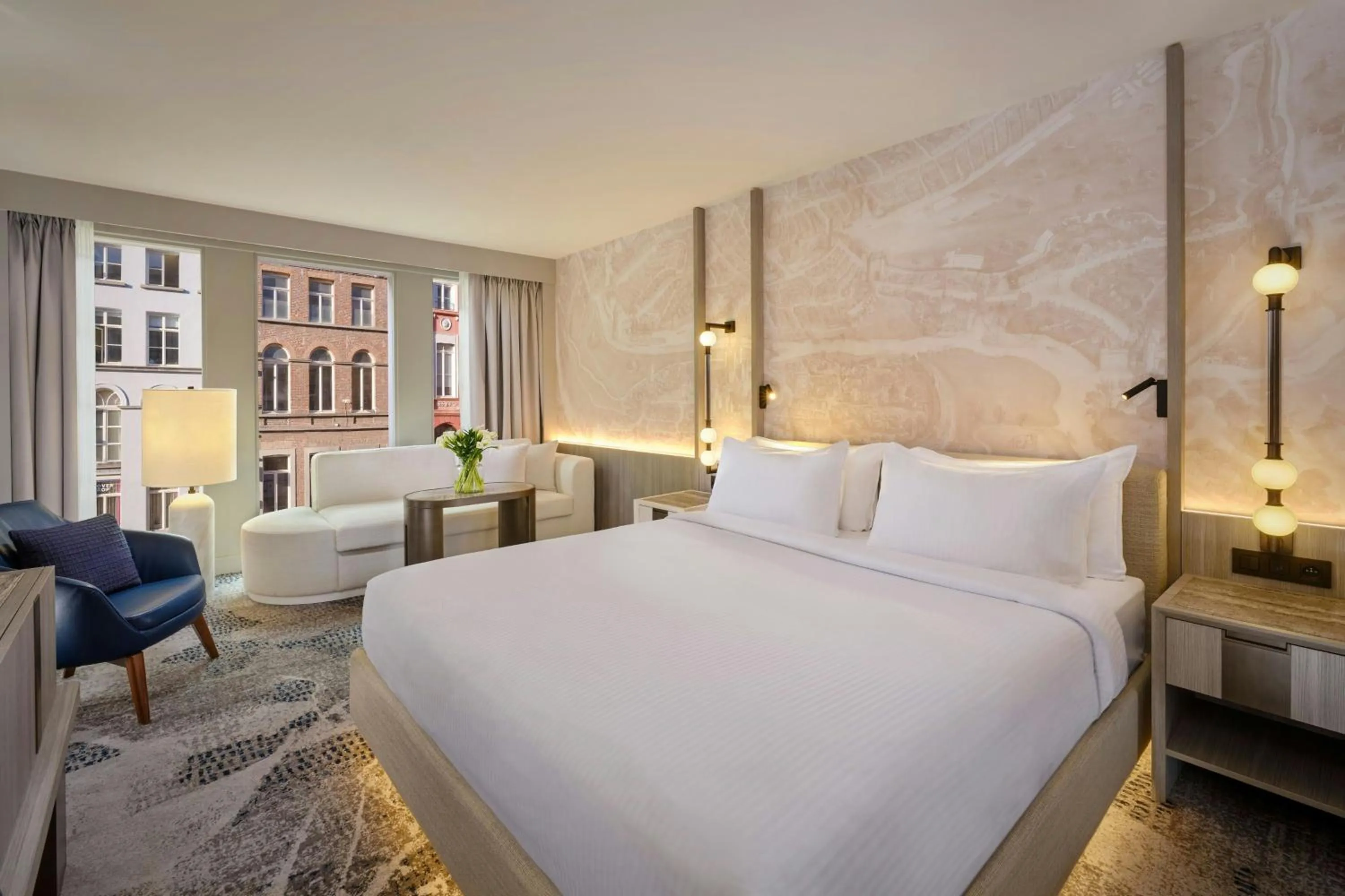 Photo of the whole room, Bed in Ghent Marriott Hotel