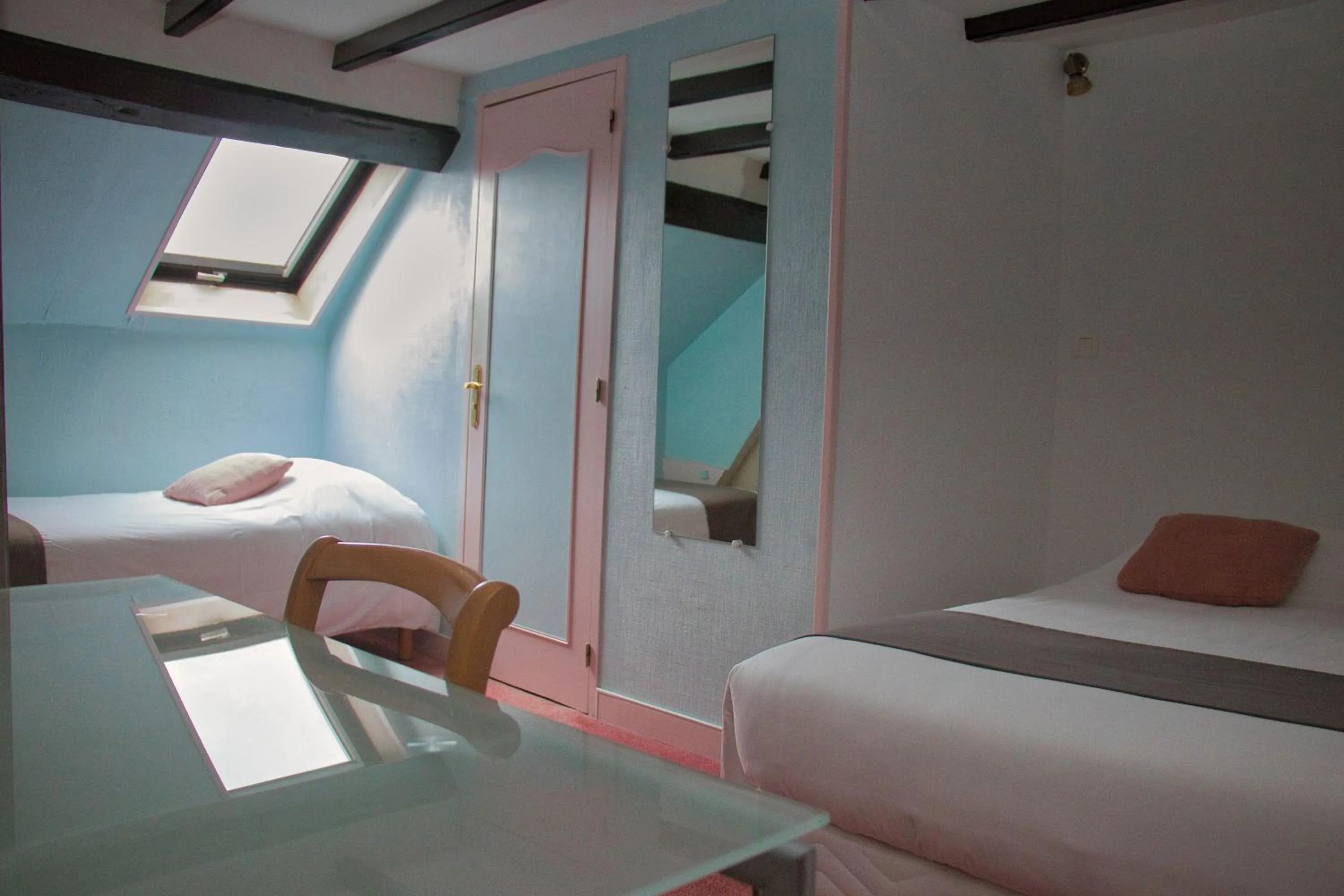 Bedroom, Bed in Cit'Hotel Hôtel Beauséjour