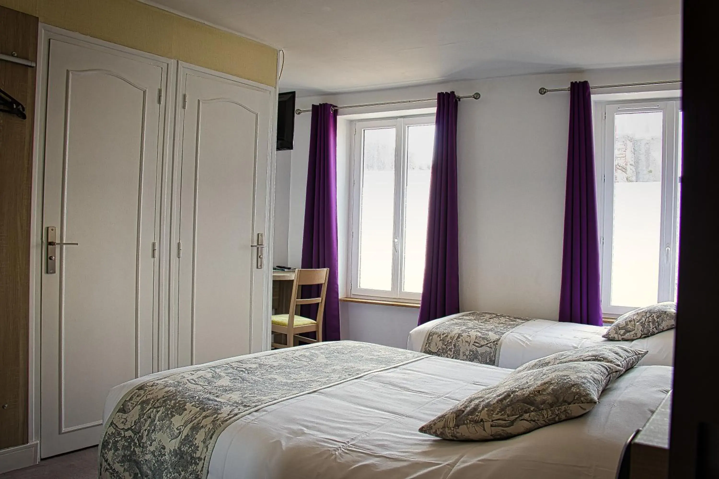 Bedroom, Bed in Cit'Hotel Hôtel Beauséjour Bedroom, Bed in Cit'Hotel Hôtel Beauséjour