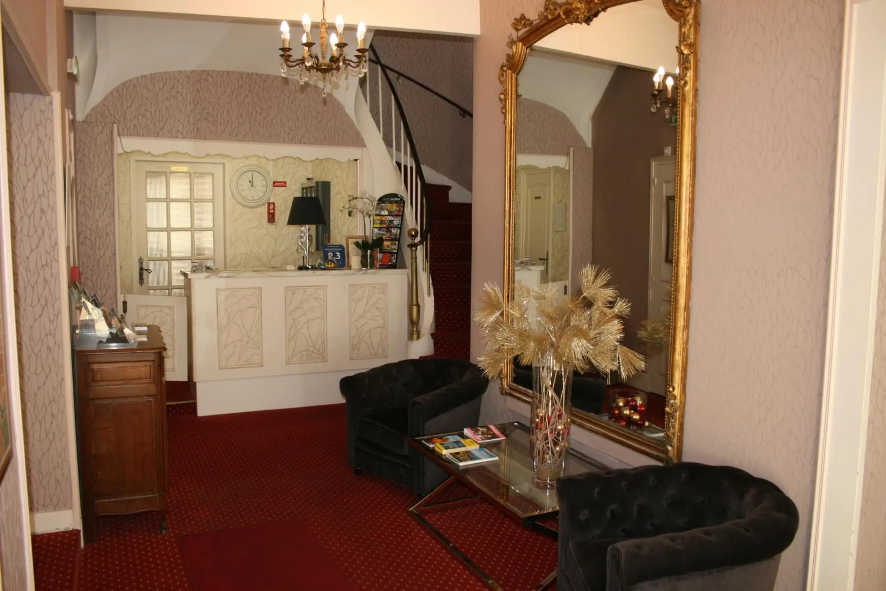 Lobby or reception in Cit'Hotel Hôtel Beauséjour Lobby or reception in Cit'Hotel Hôtel Beauséjour