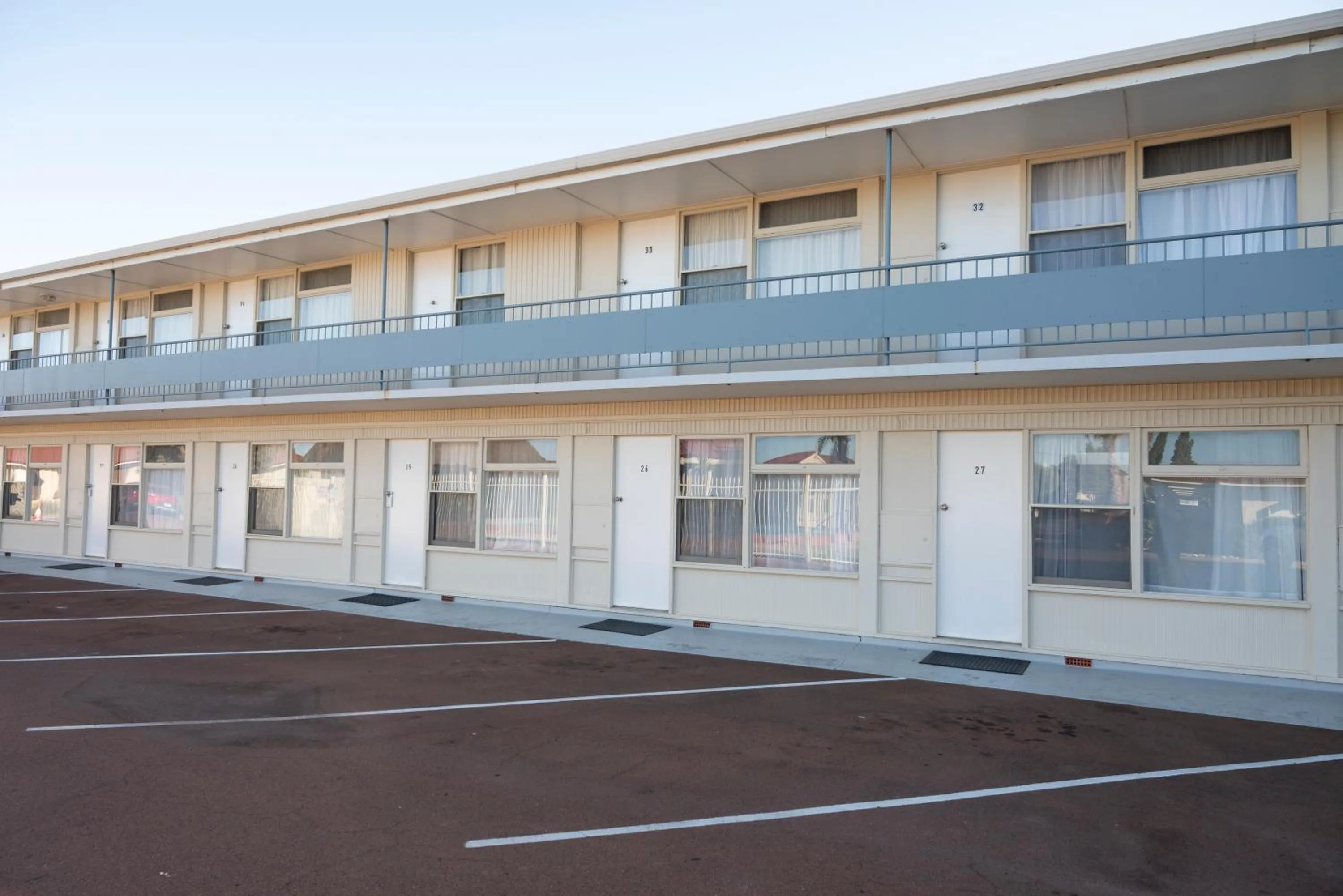 Property building in Bunbury Motel and Apartments