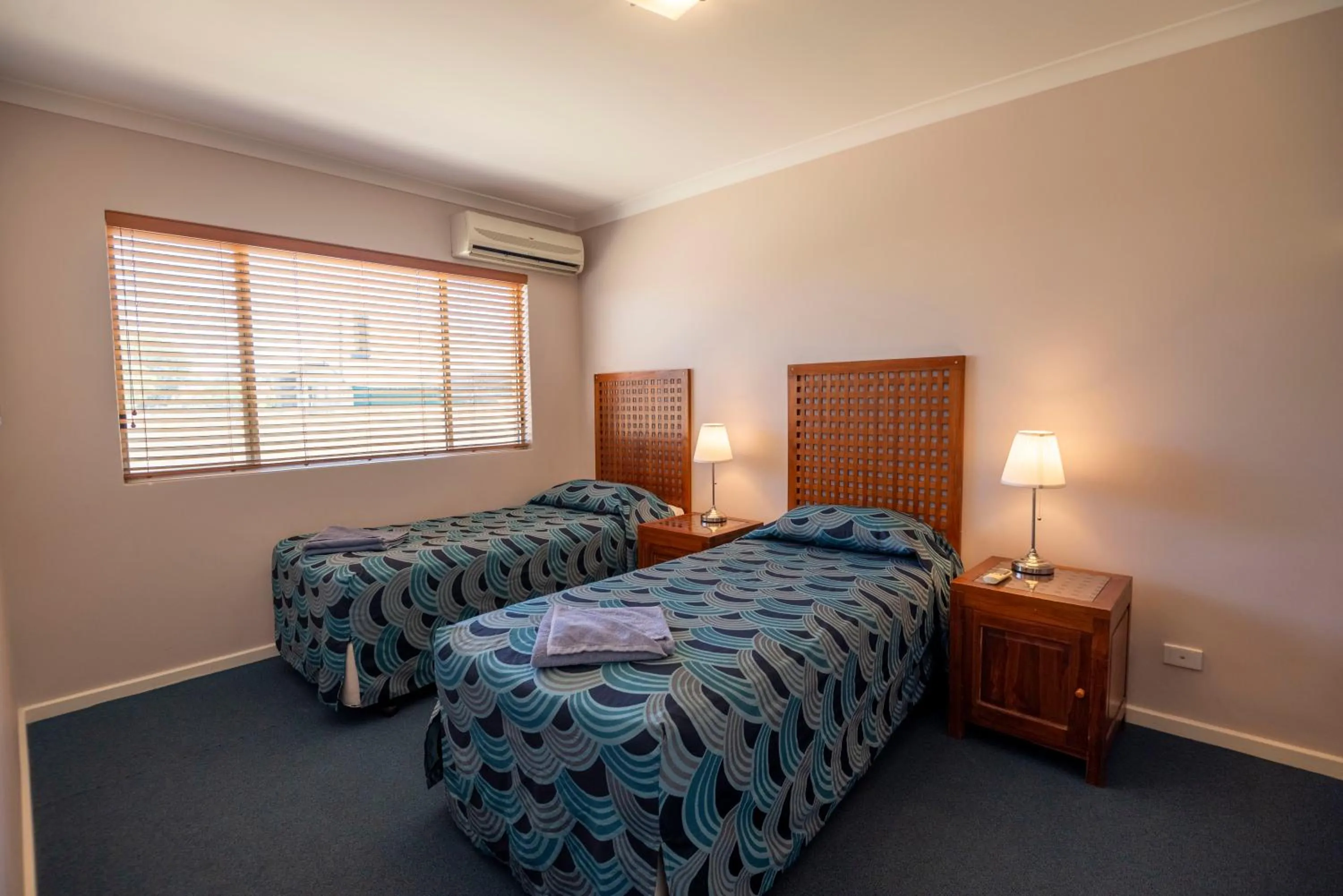 Bed in Bunbury Motel and Apartments