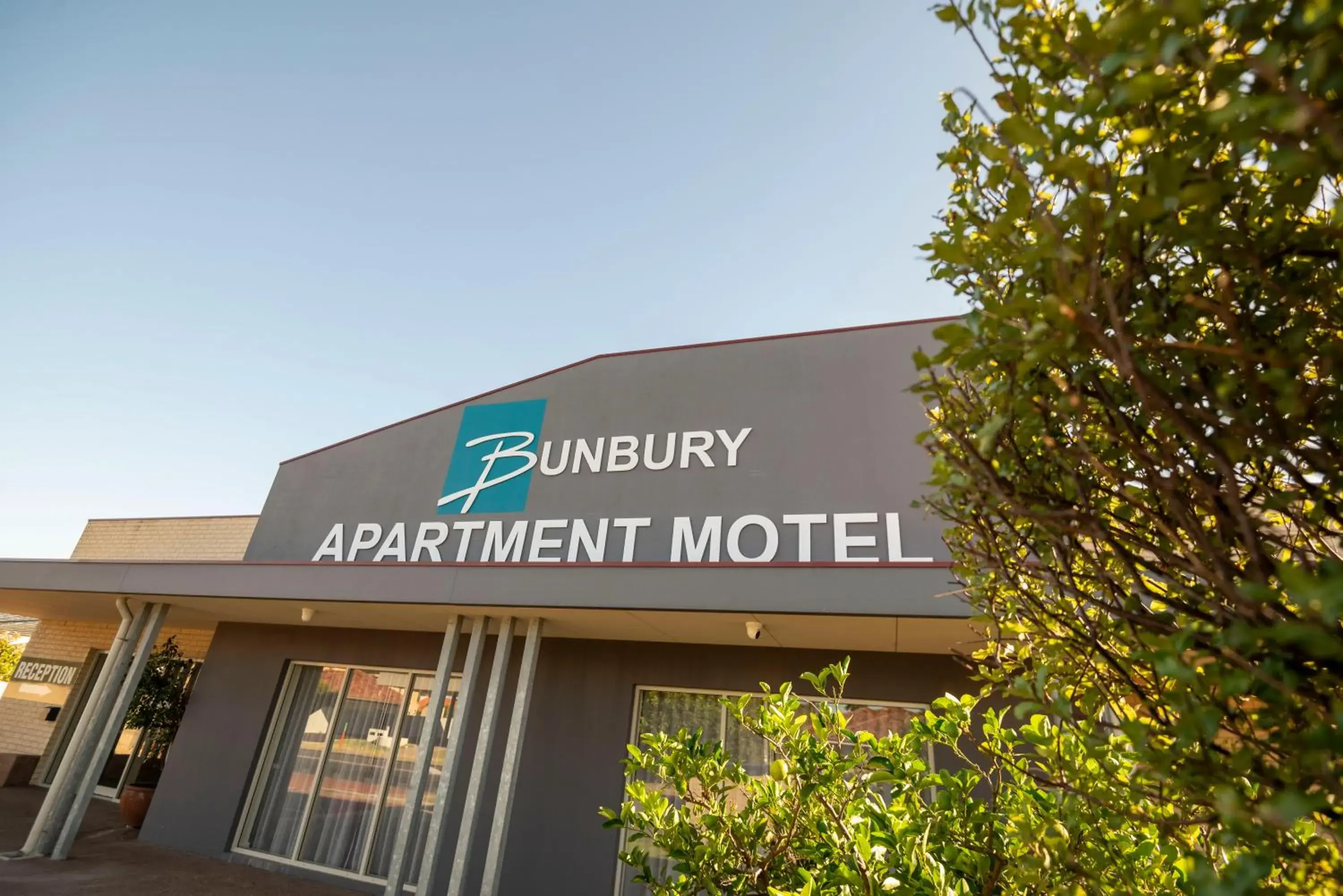 Property building in Bunbury Motel and Apartments Property building in Bunbury Motel and Apartments