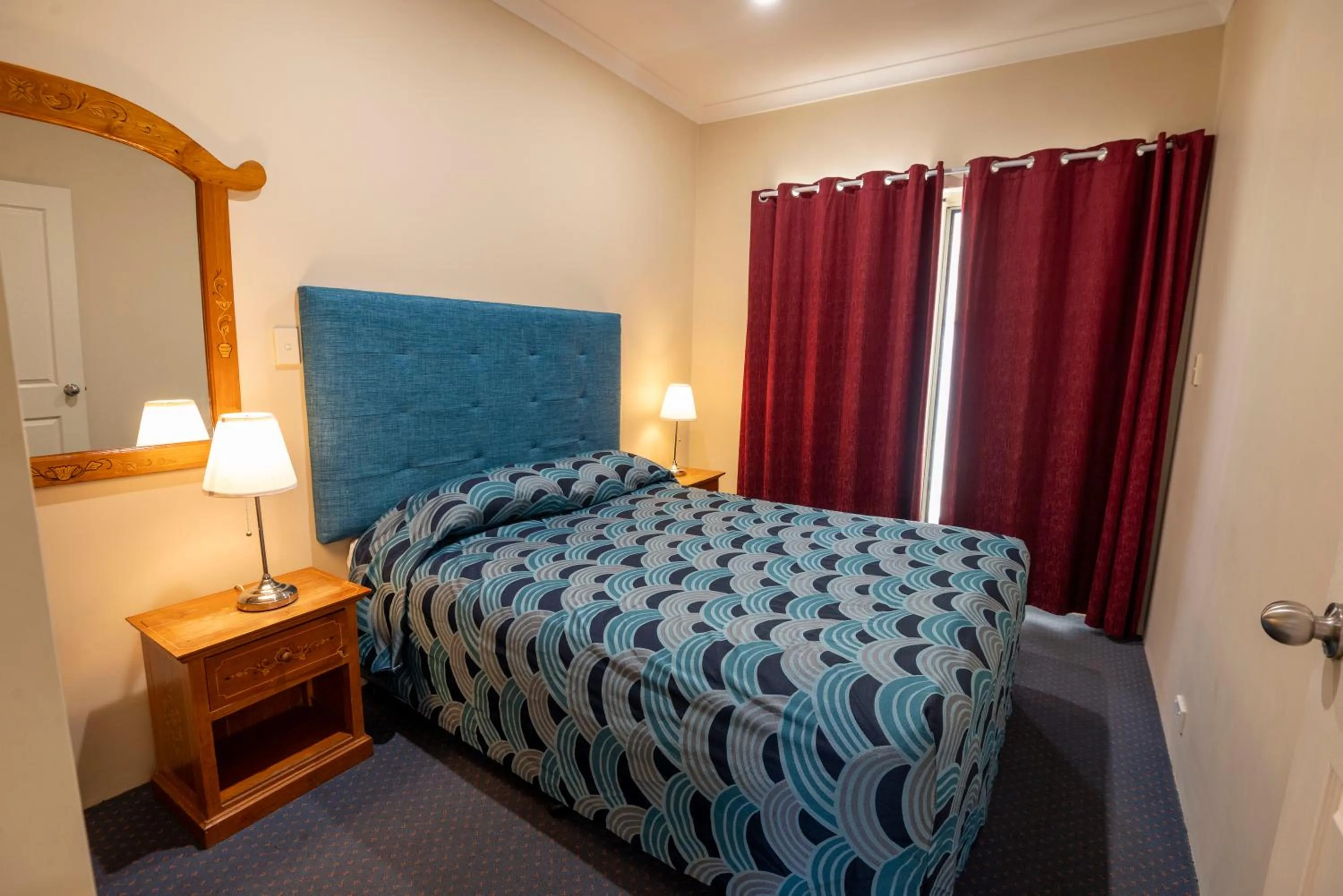 Bed in Bunbury Motel and Apartments