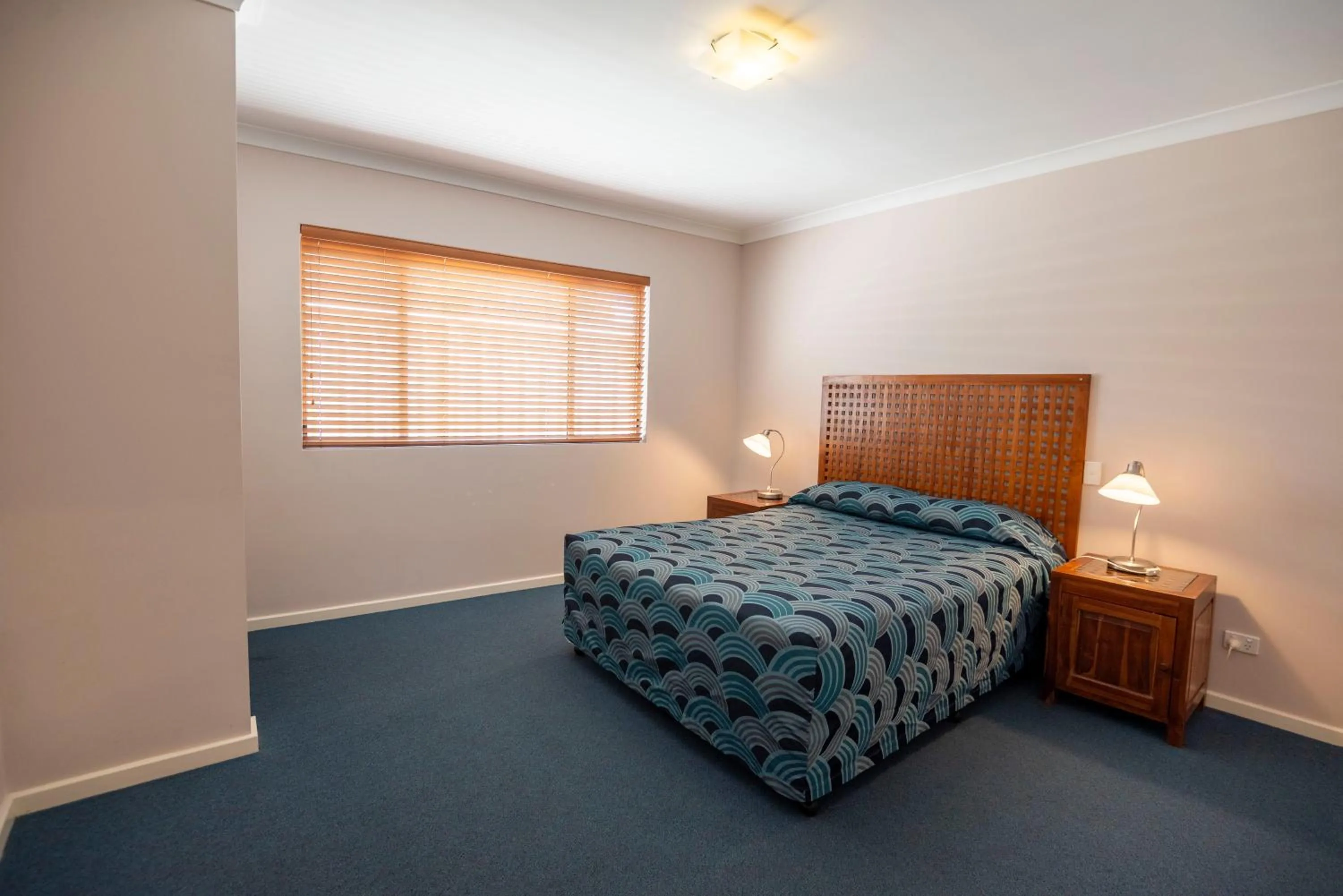 Bed in Bunbury Motel and Apartments