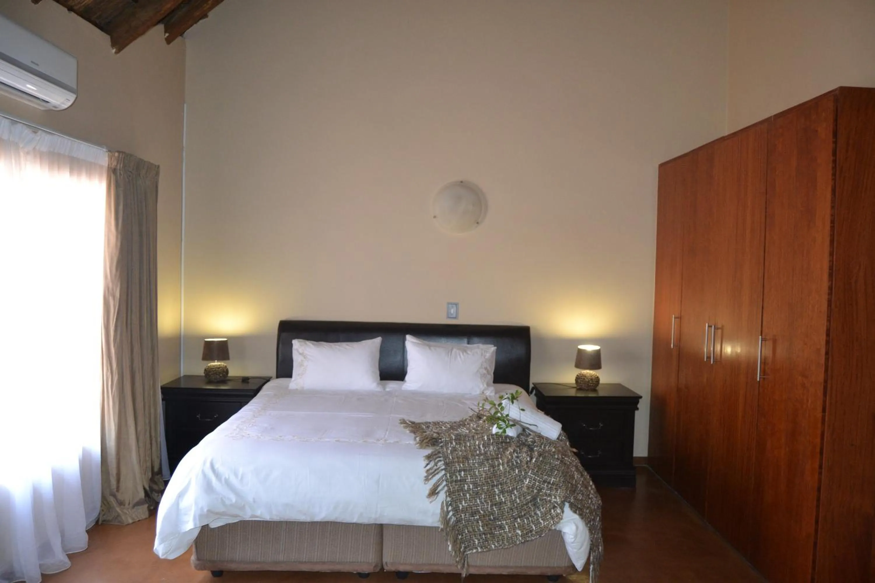 Bedroom, Bed in Thabaledi Game Lodge