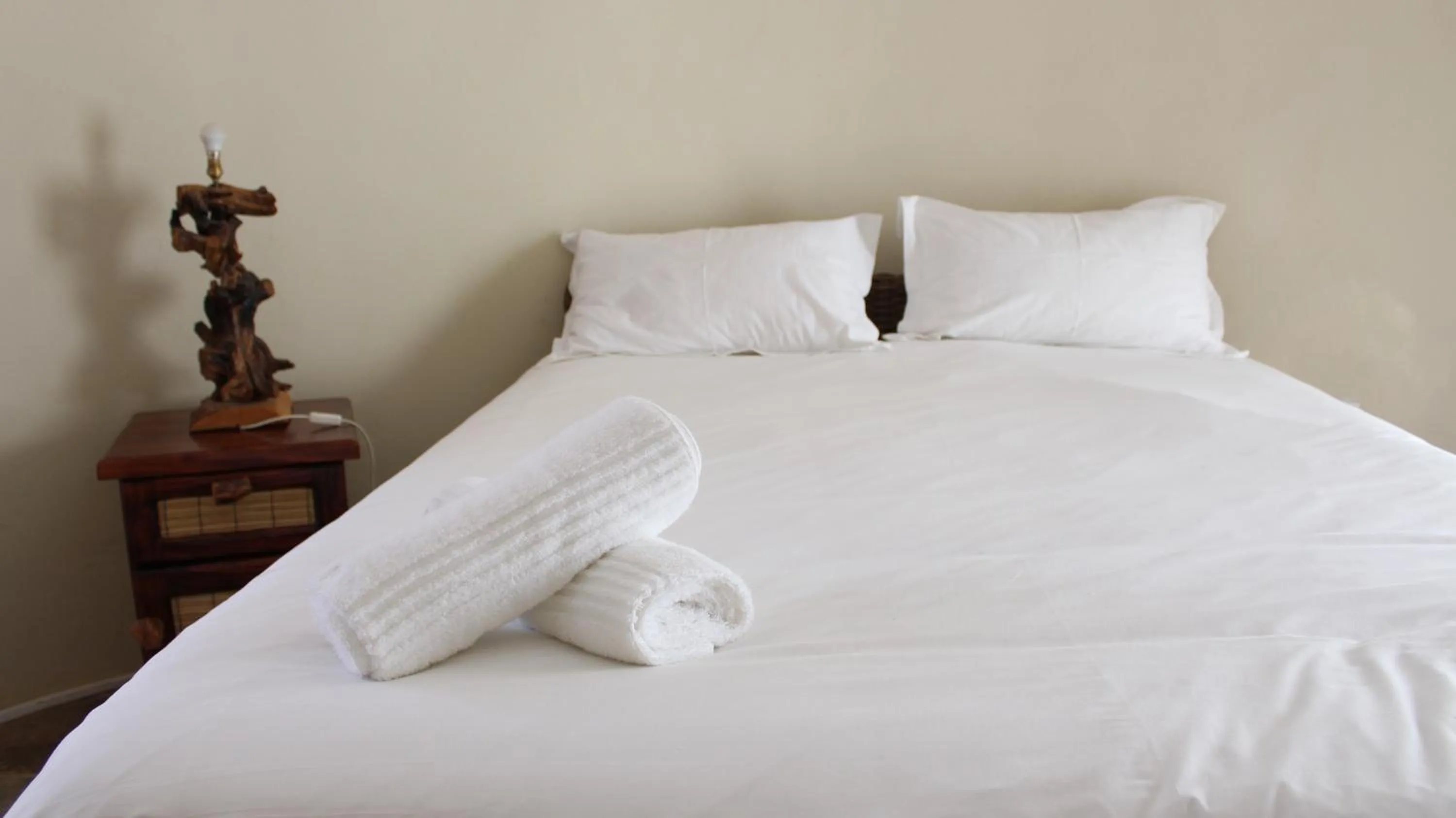 Bed in Thabaledi Game Lodge