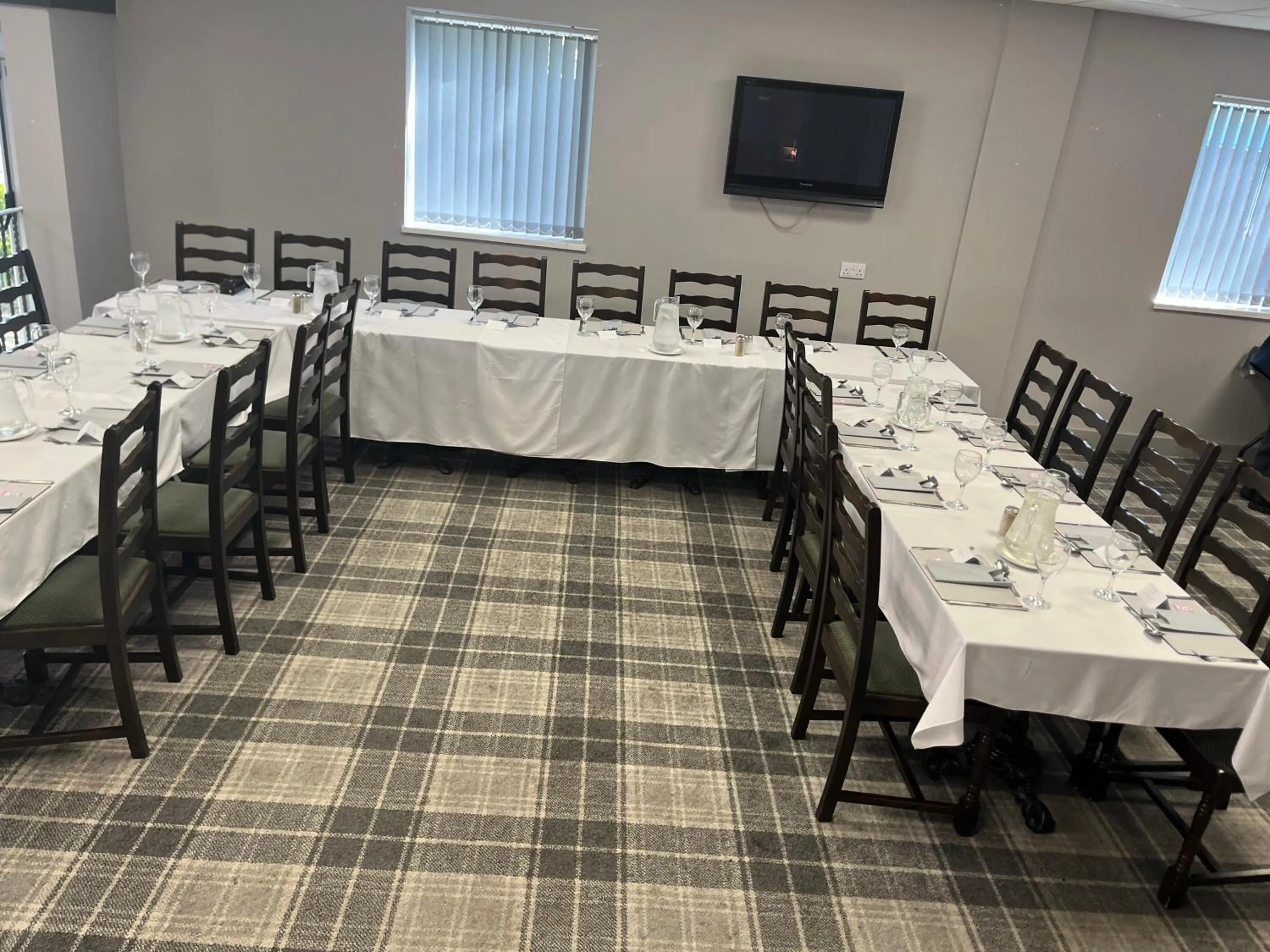 Dining area in Harleys Inn