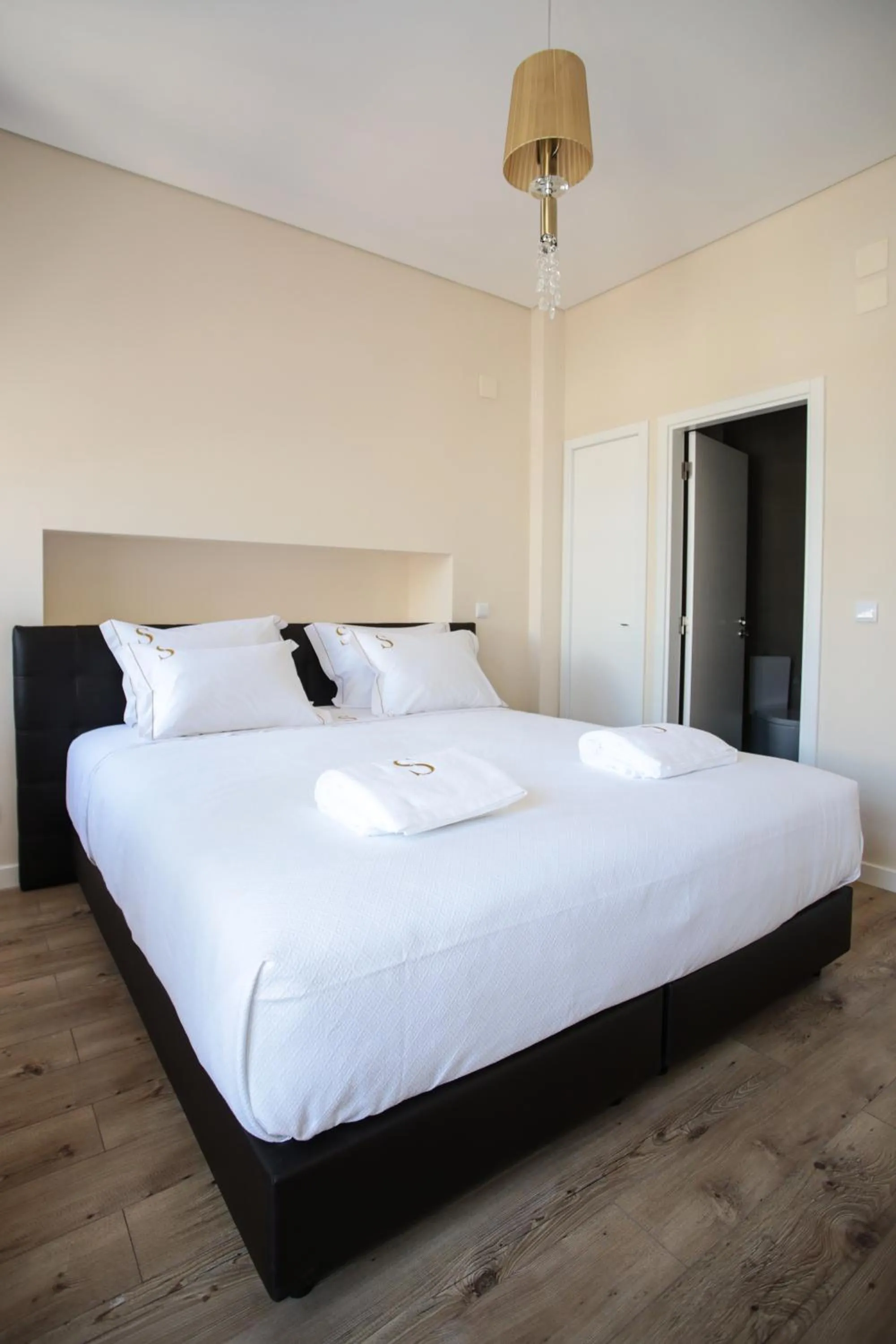 Bed in Suites Guest House