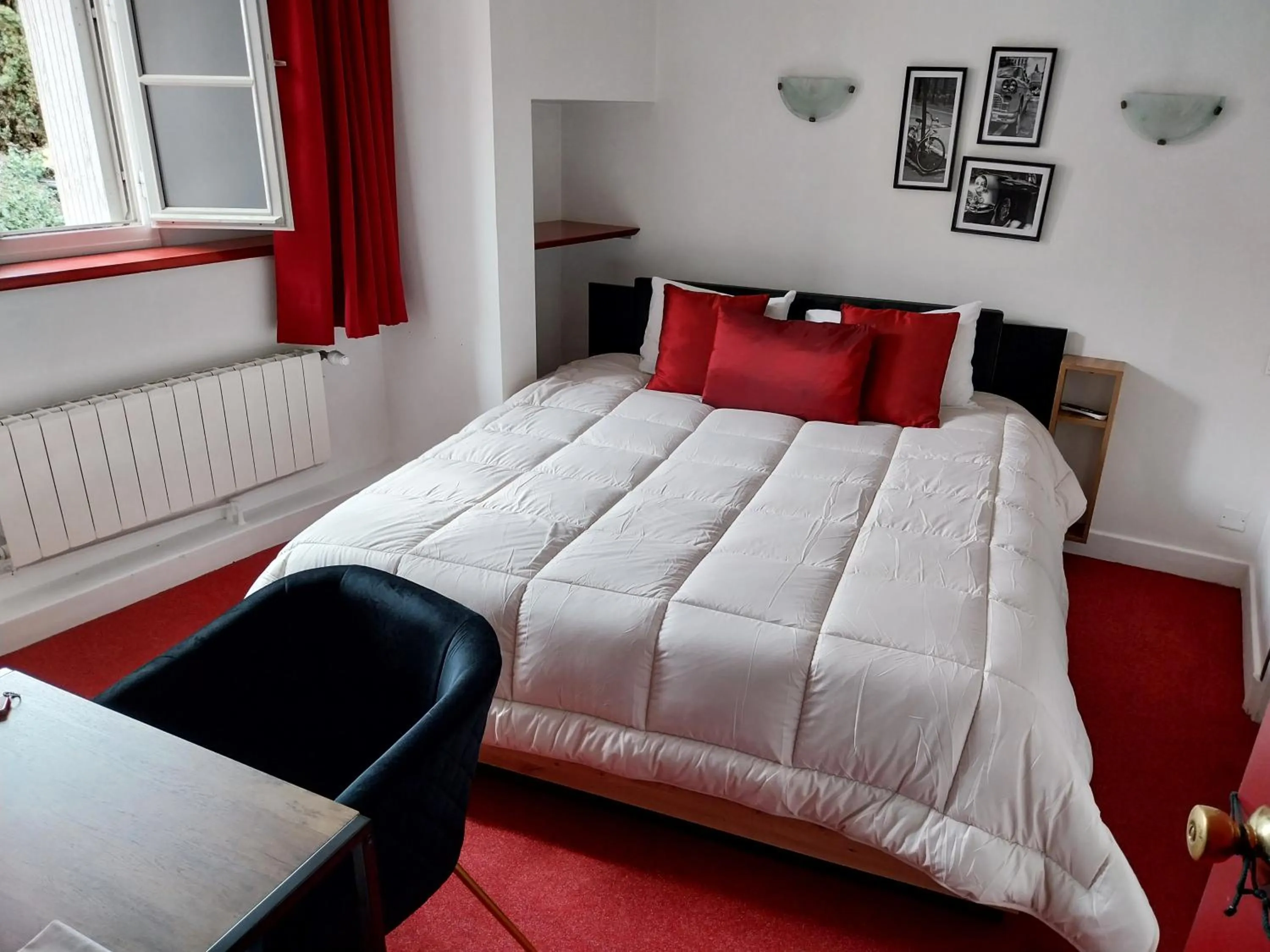 Bedroom in Hôtel Jean XXII