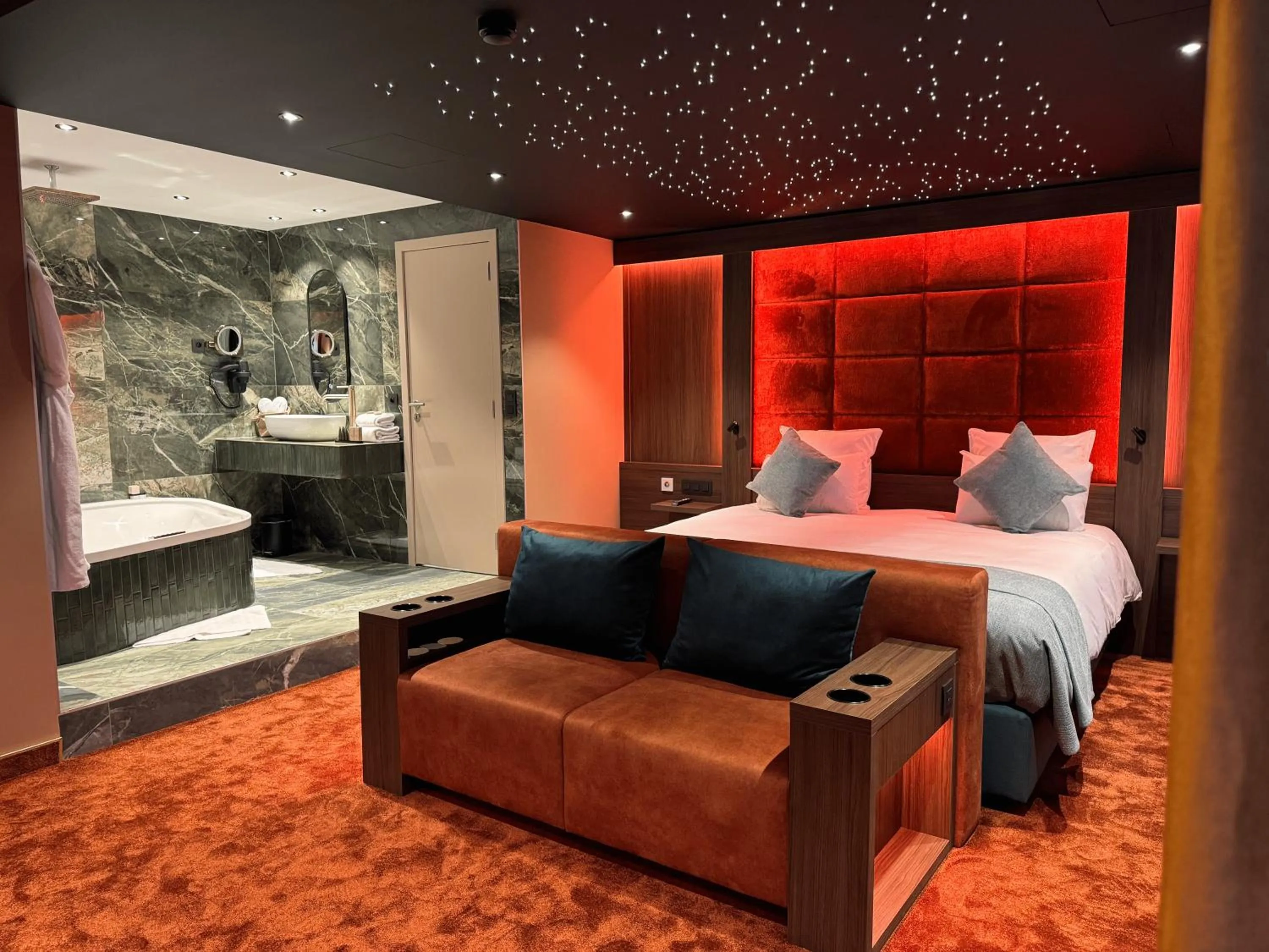 Bed in Hotel Restaurant Van Der Valk Nivelles-Sud
