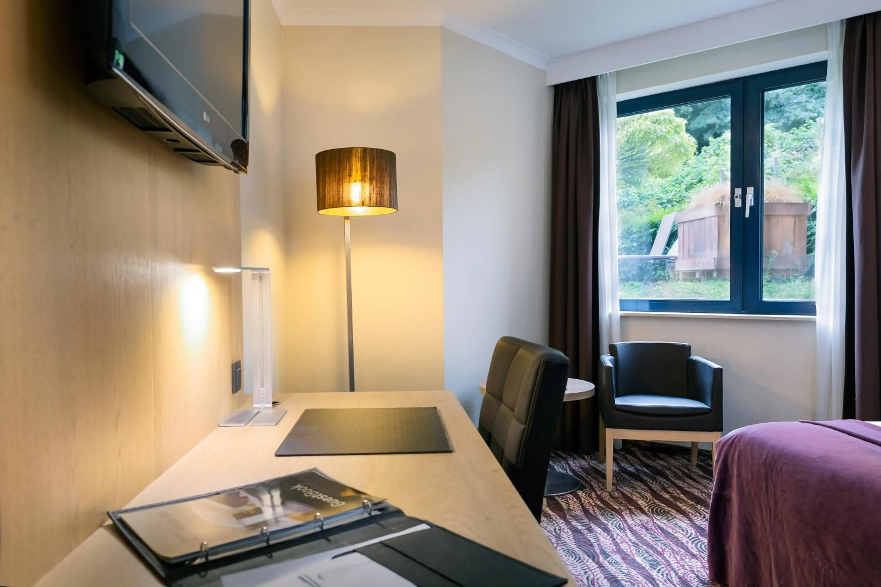 Bed in Hotel Restaurant Van Der Valk Nivelles-Sud