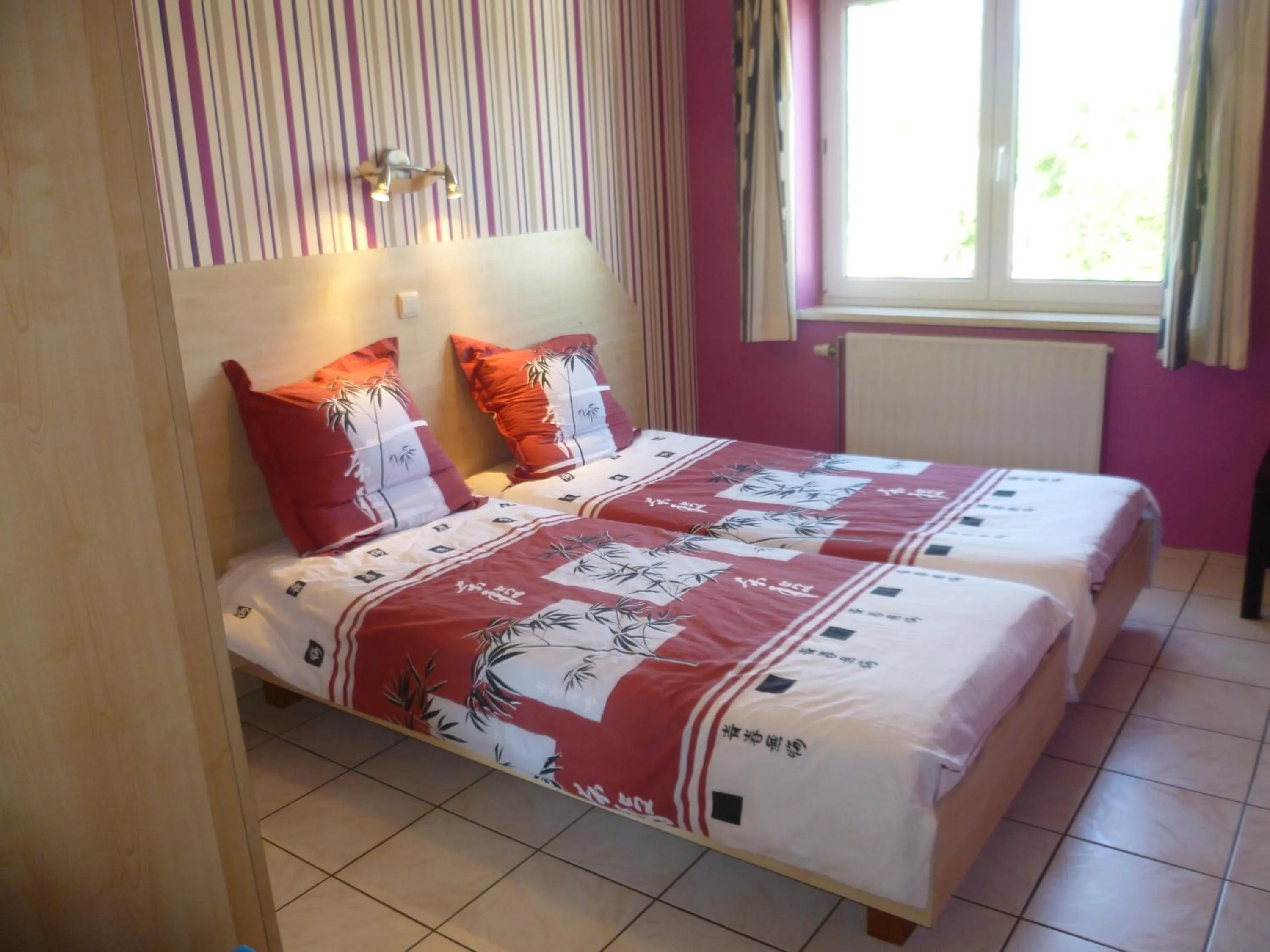 Bedroom, Bed in Hotel Dry Les Courtis