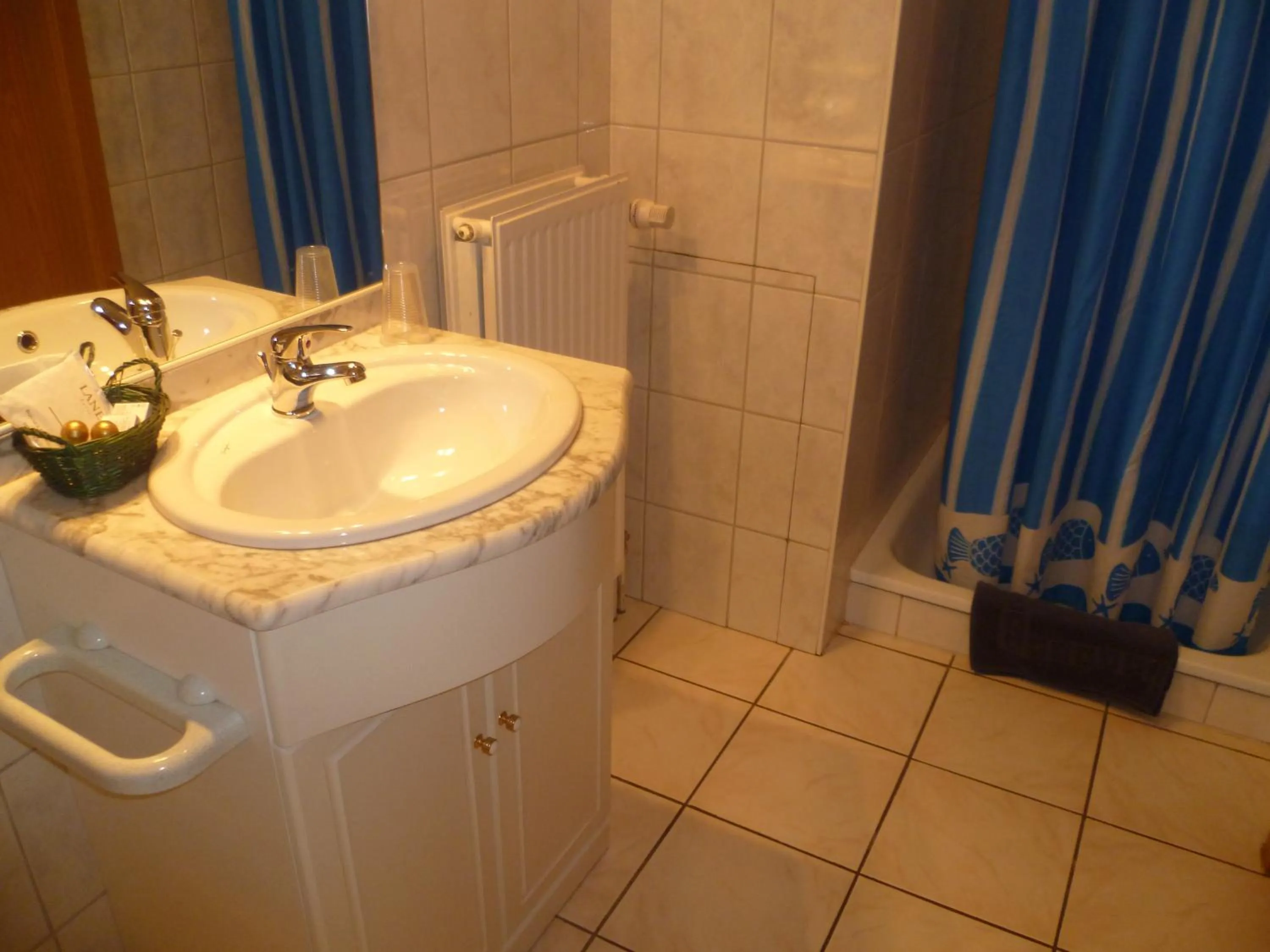 Bathroom in Hotel Dry Les Courtis