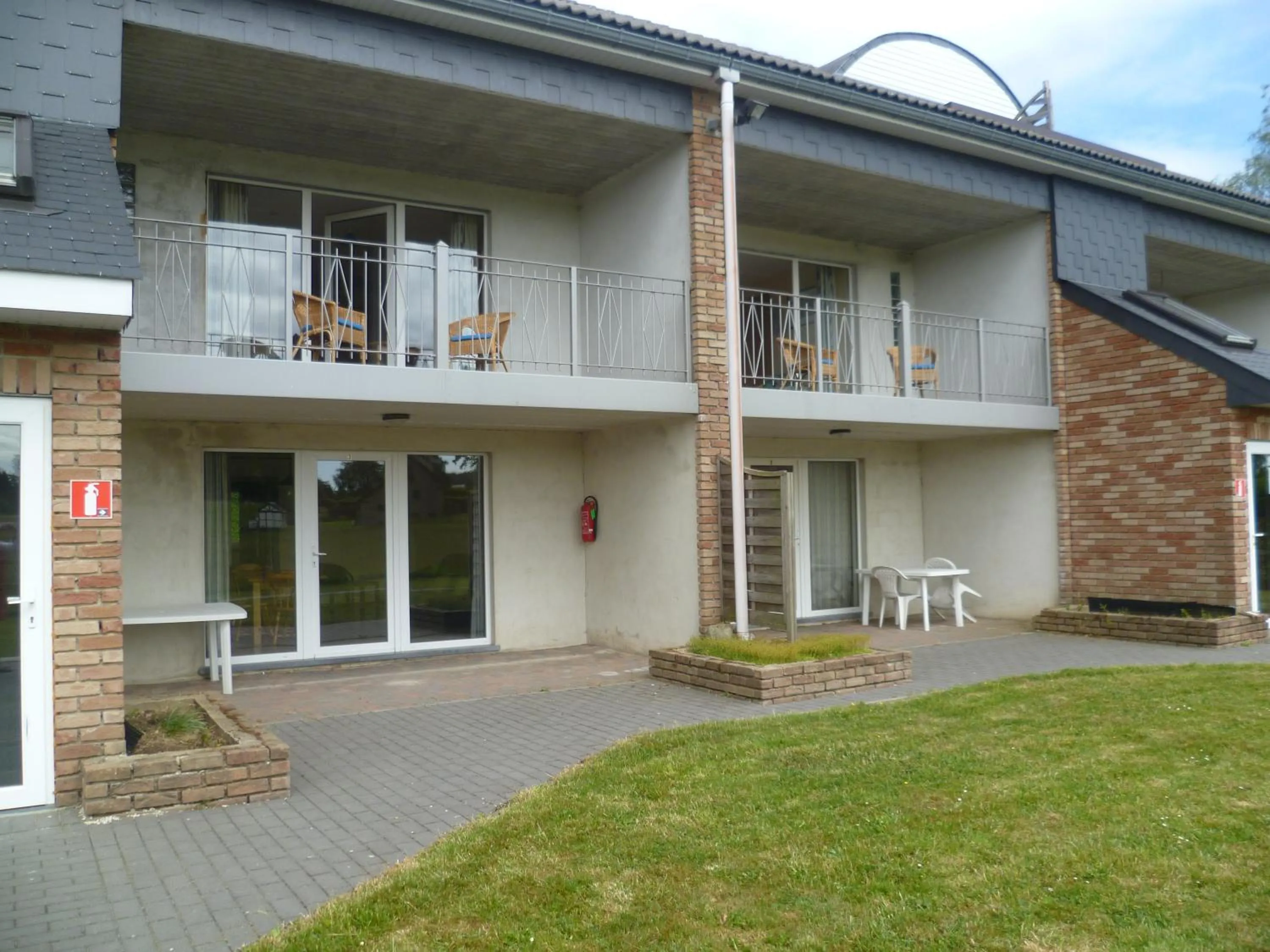 Facade/entrance in Hotel Dry Les Courtis