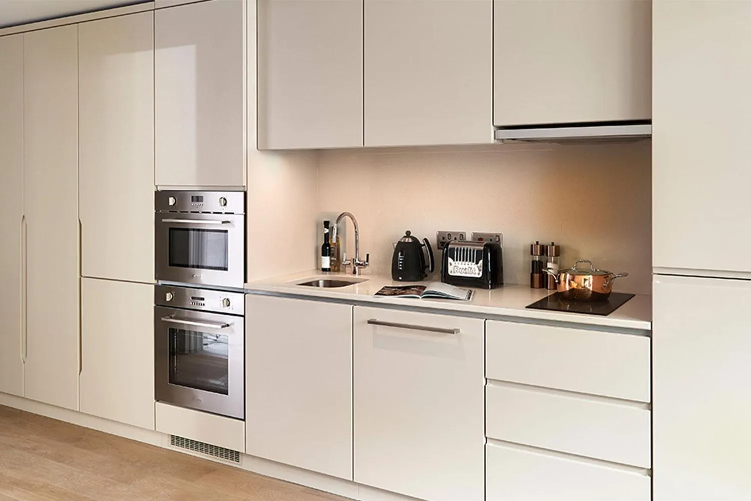 Kitchen or kitchenette in CitySuites Aparthotel