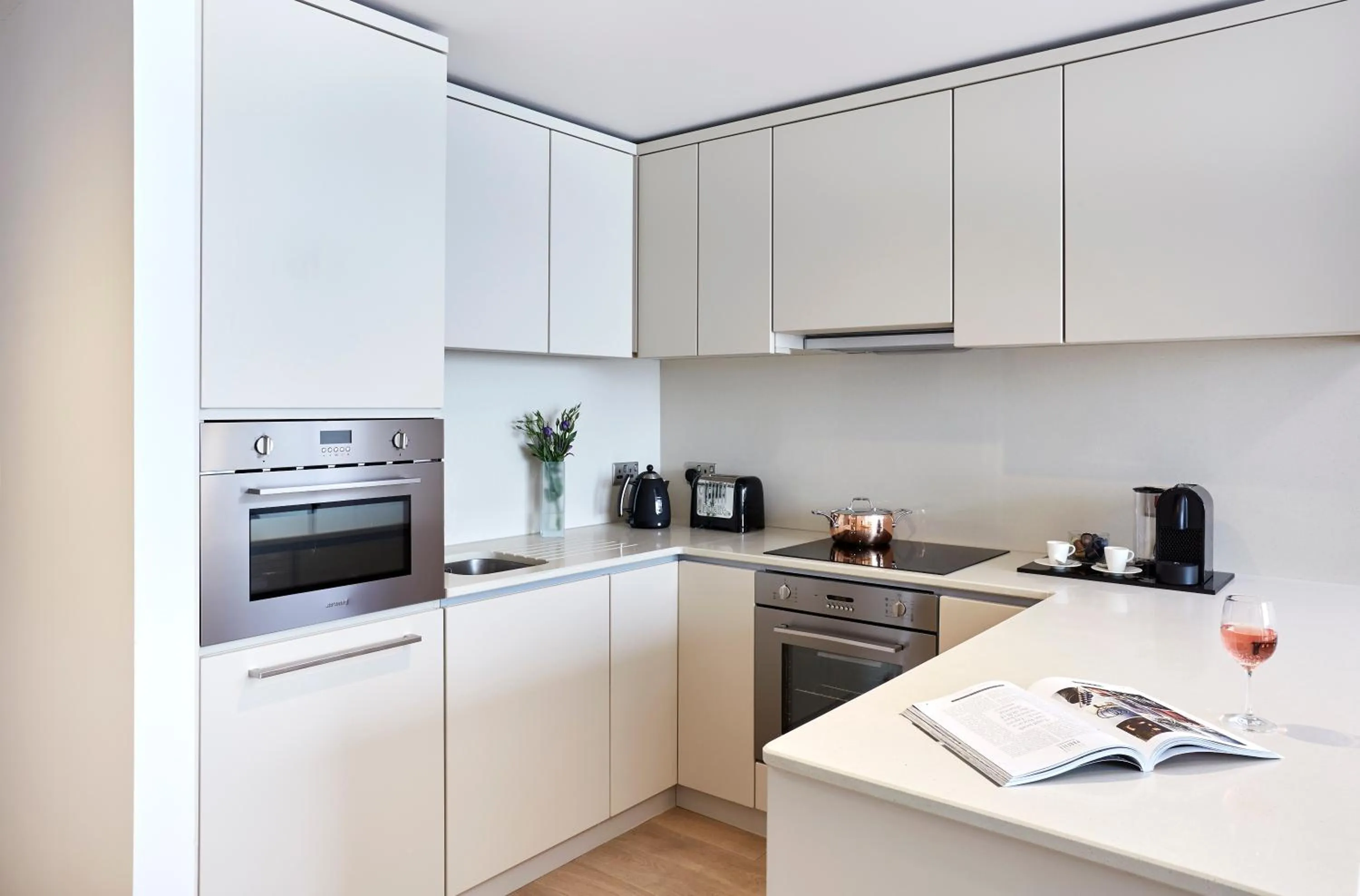 Kitchen or kitchenette in CitySuites Aparthotel