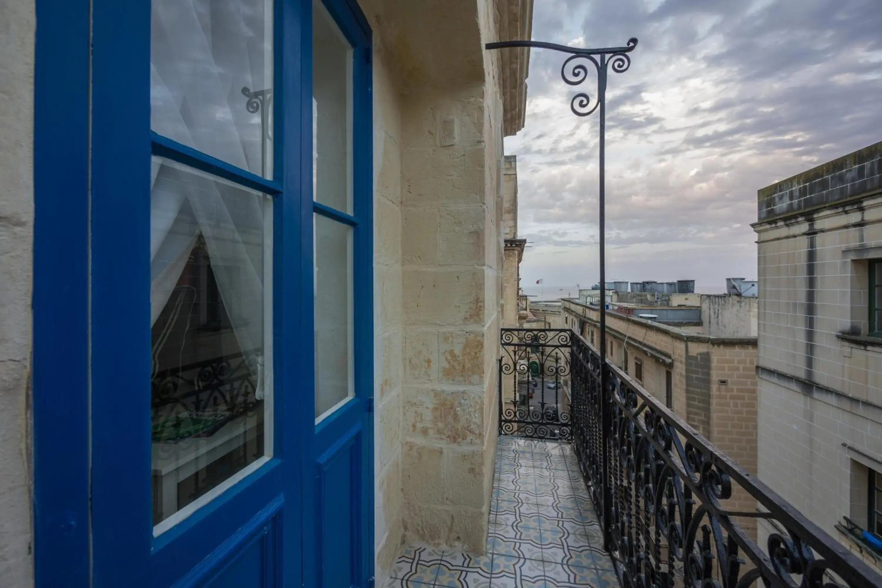 Studio with Side Sea View in Valletta Kursara Port View Studio with Side Sea View in Valletta Kursara Port View