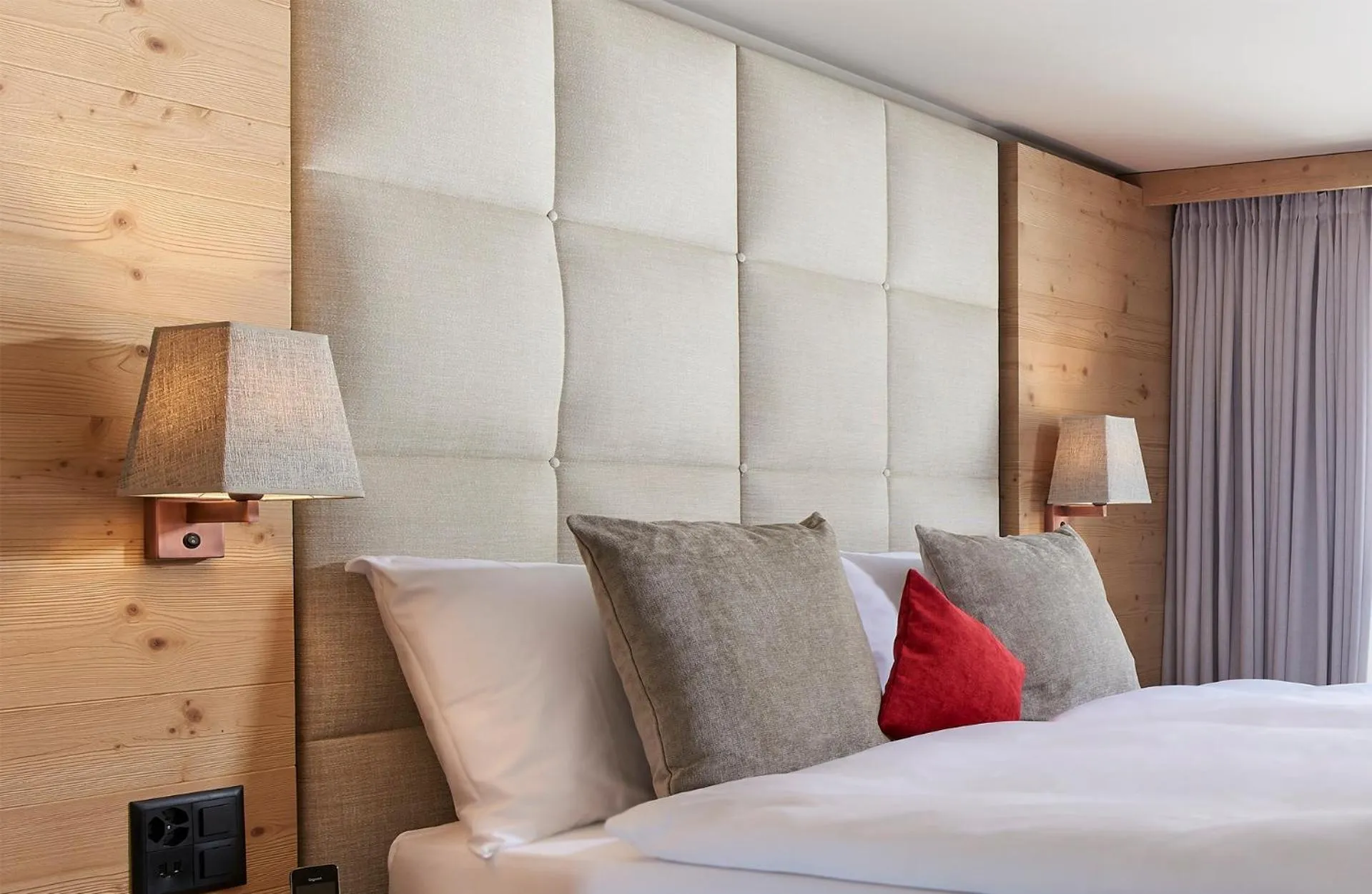 Photo of the whole room, Bed in Chandolin Boutique Hotel