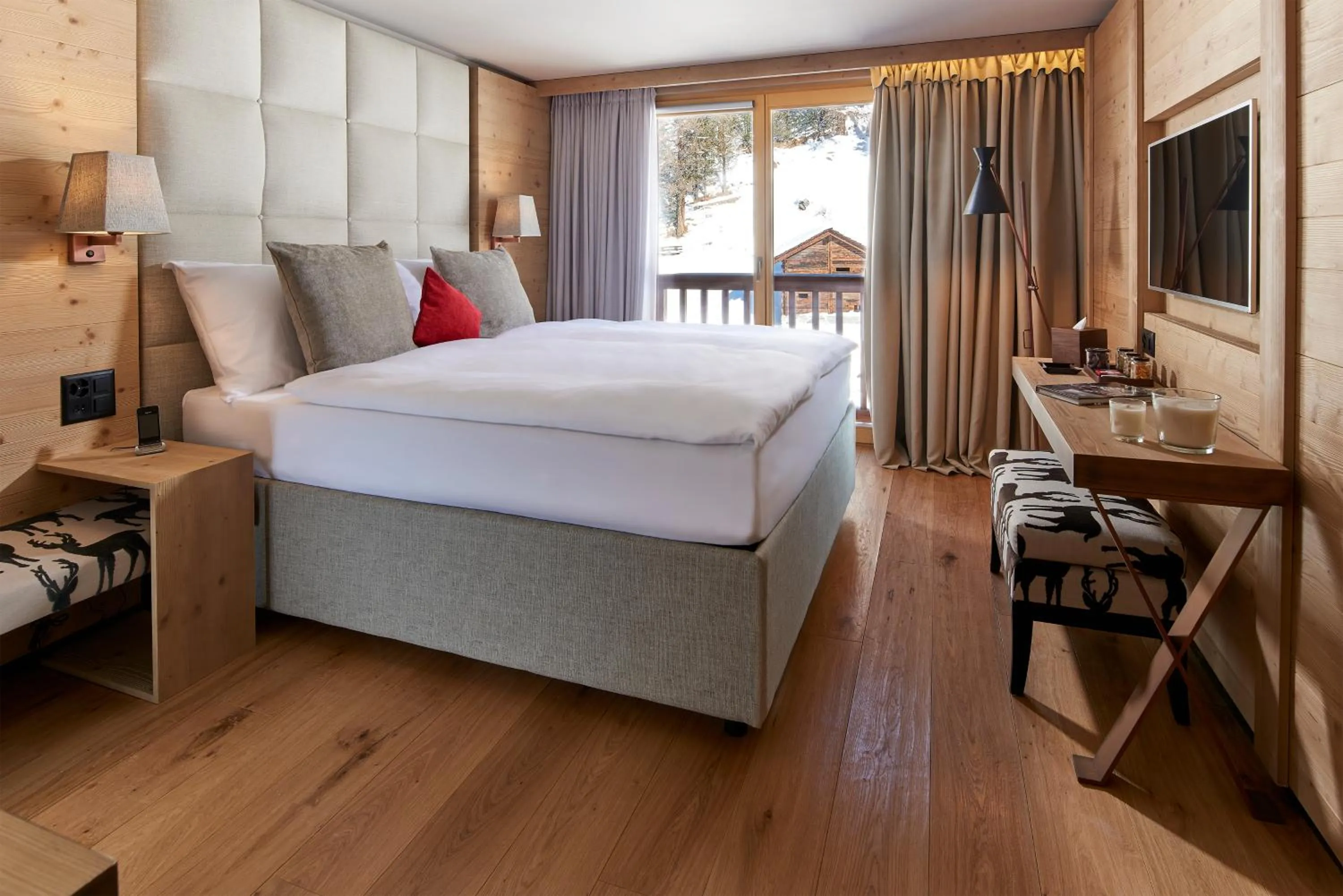 Bed in Chandolin Boutique Hotel