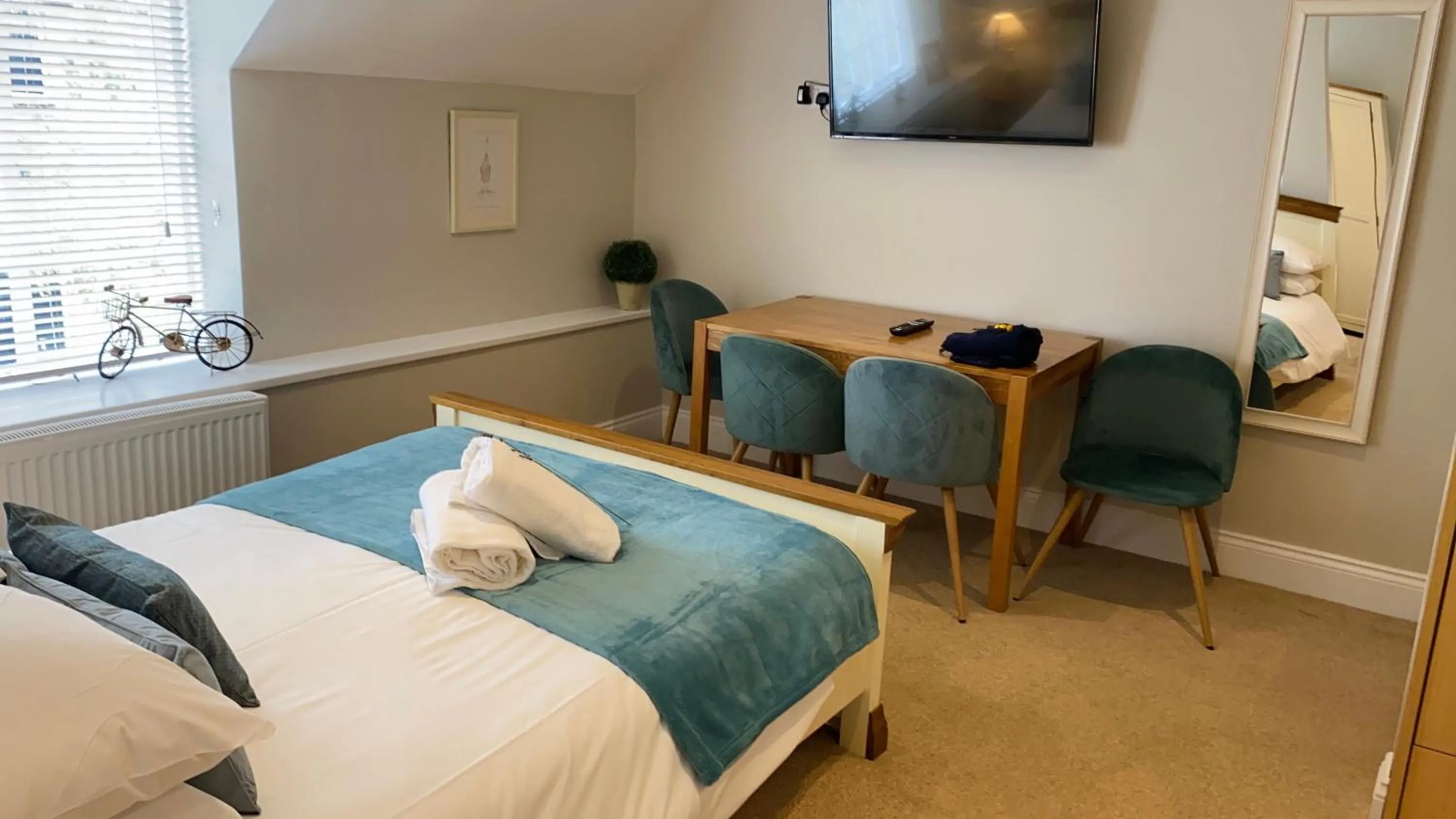 Bed in The Lodge at Broadway