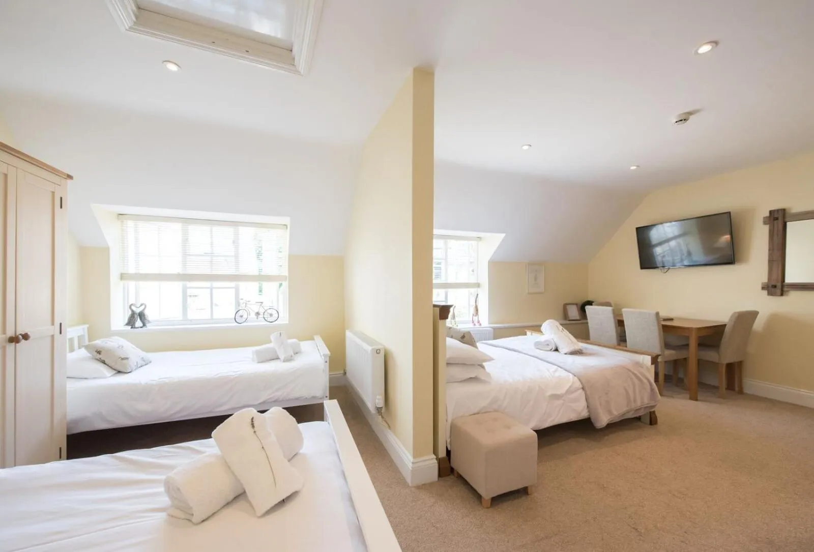 Bed in The Lodge at Broadway