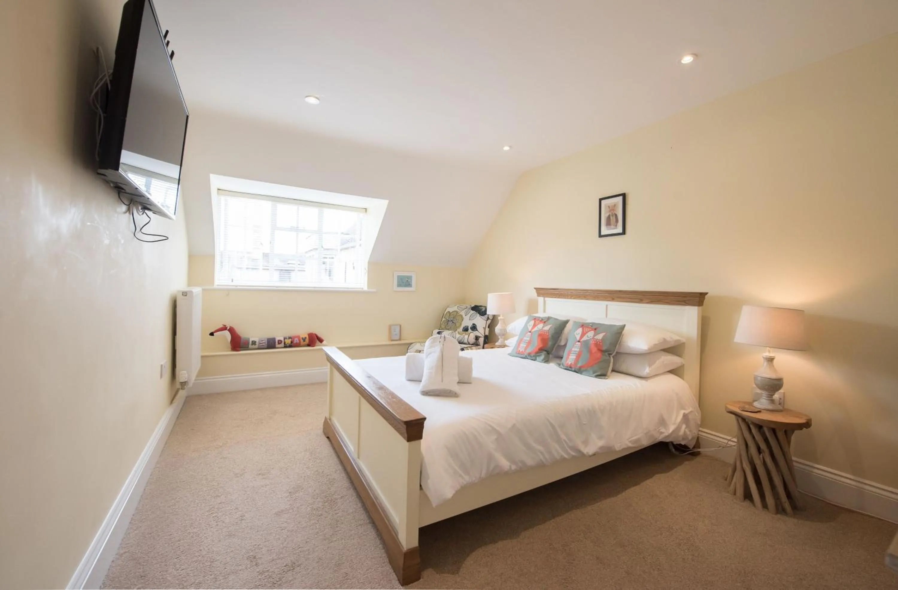 Bed in The Lodge at Broadway