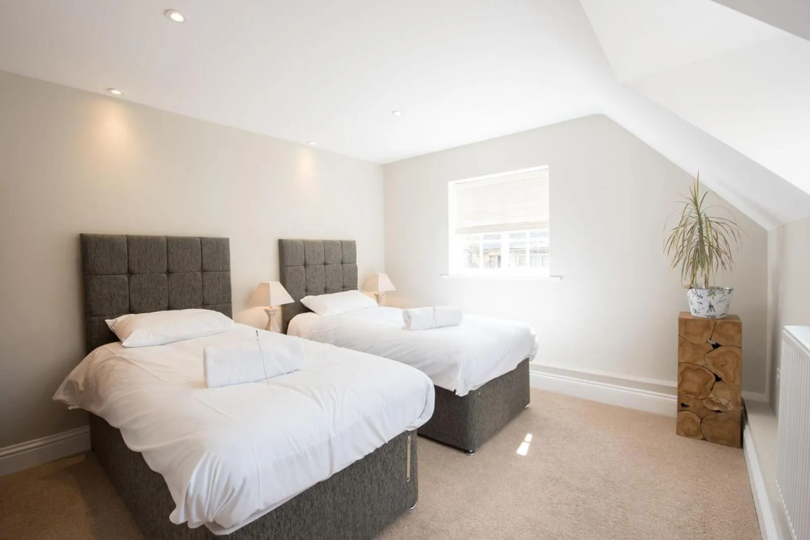 Bed in The Lodge at Broadway