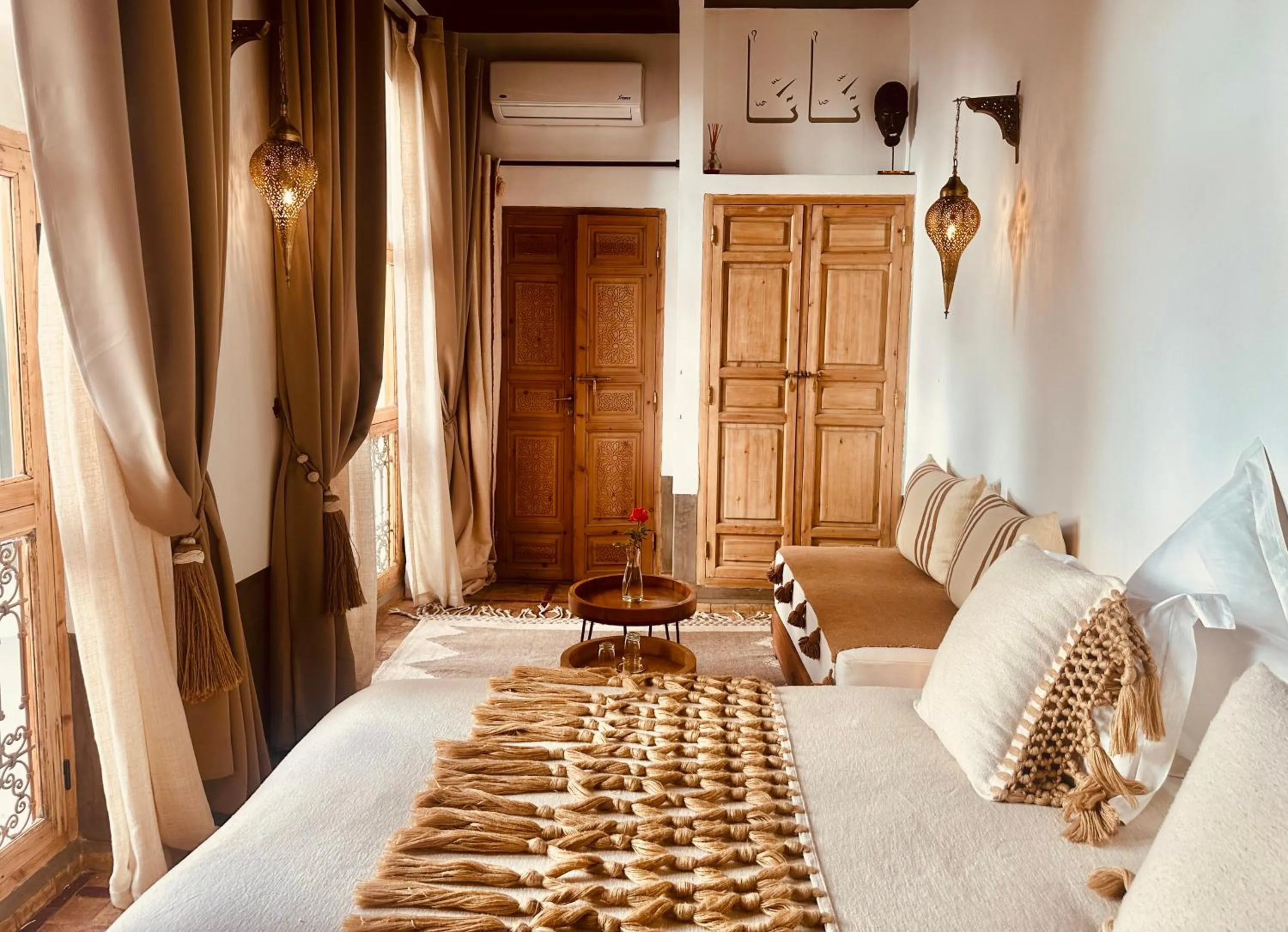 Photo of the whole room, Bed in Riad Jardin Des Sens & Spa