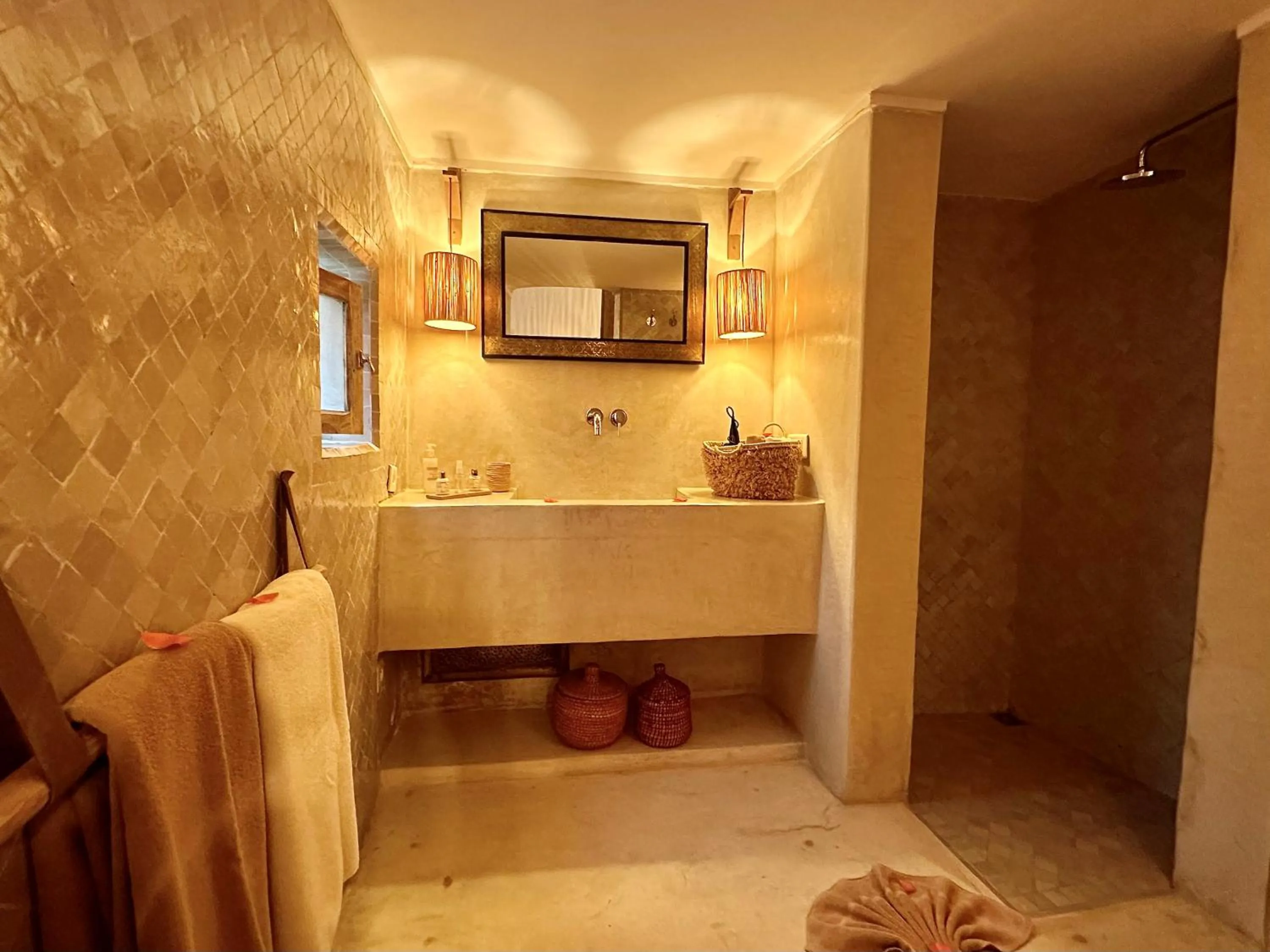 Bathroom in Riad Jardin Des Sens & Spa