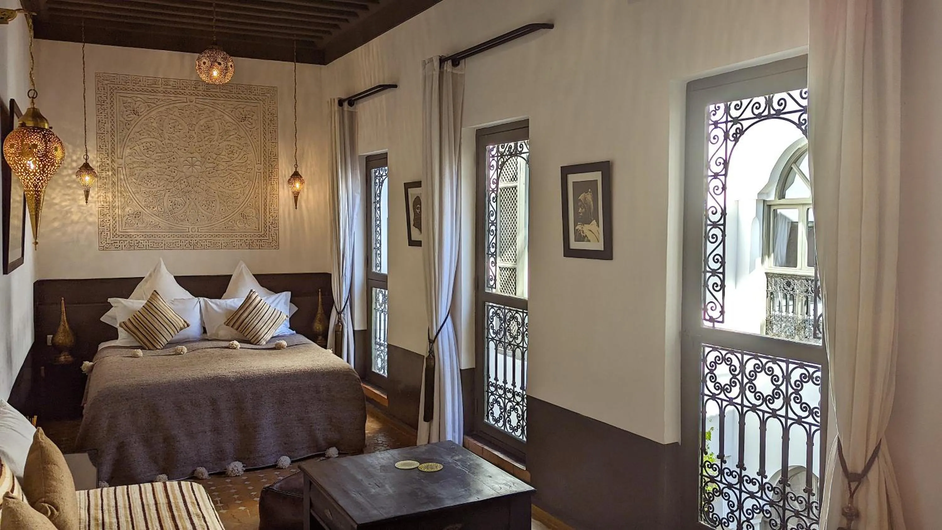 Photo of the whole room, Bed in Riad Jardin Des Sens & Spa