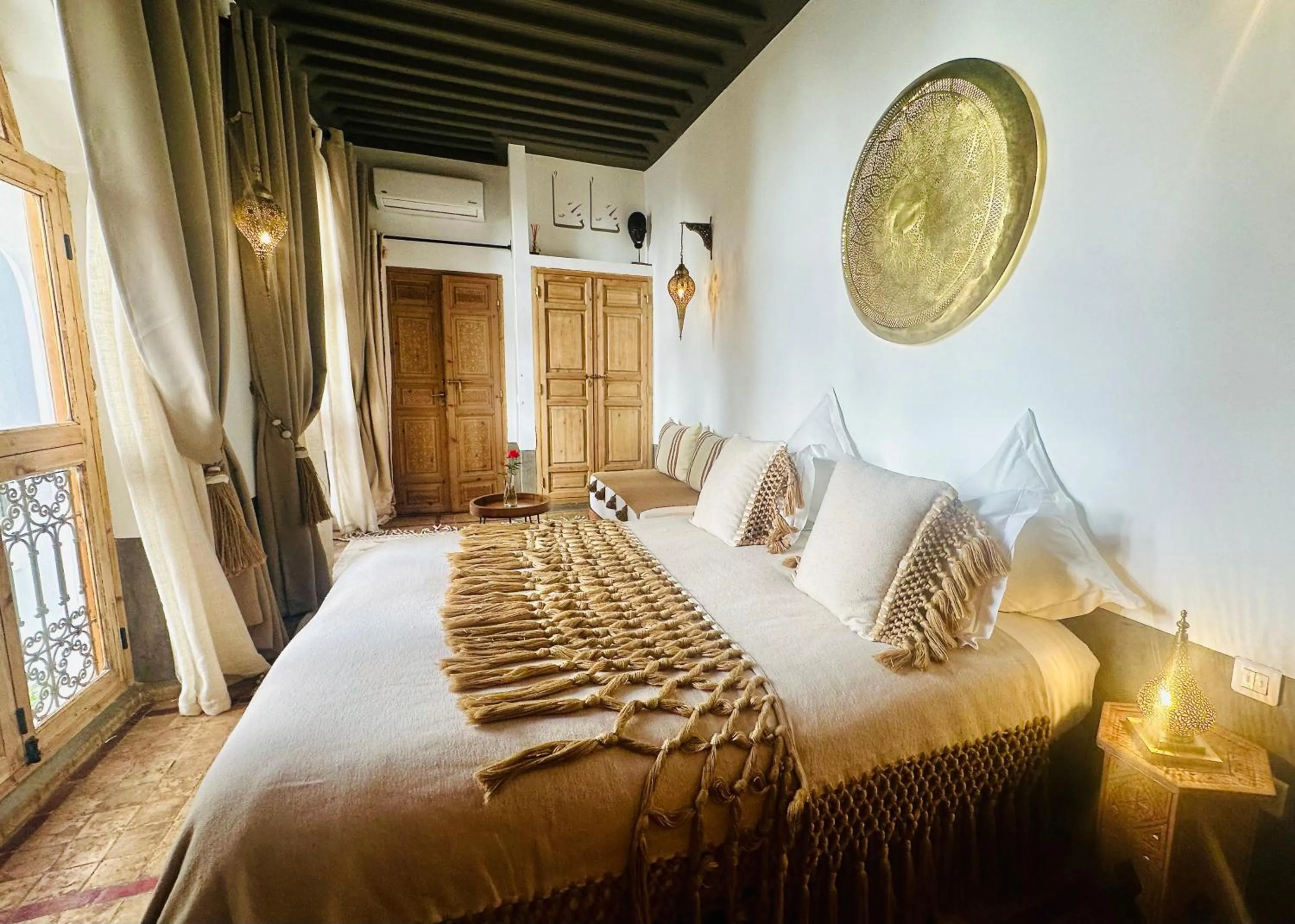 Photo of the whole room, Bed in Riad Jardin Des Sens & Spa
