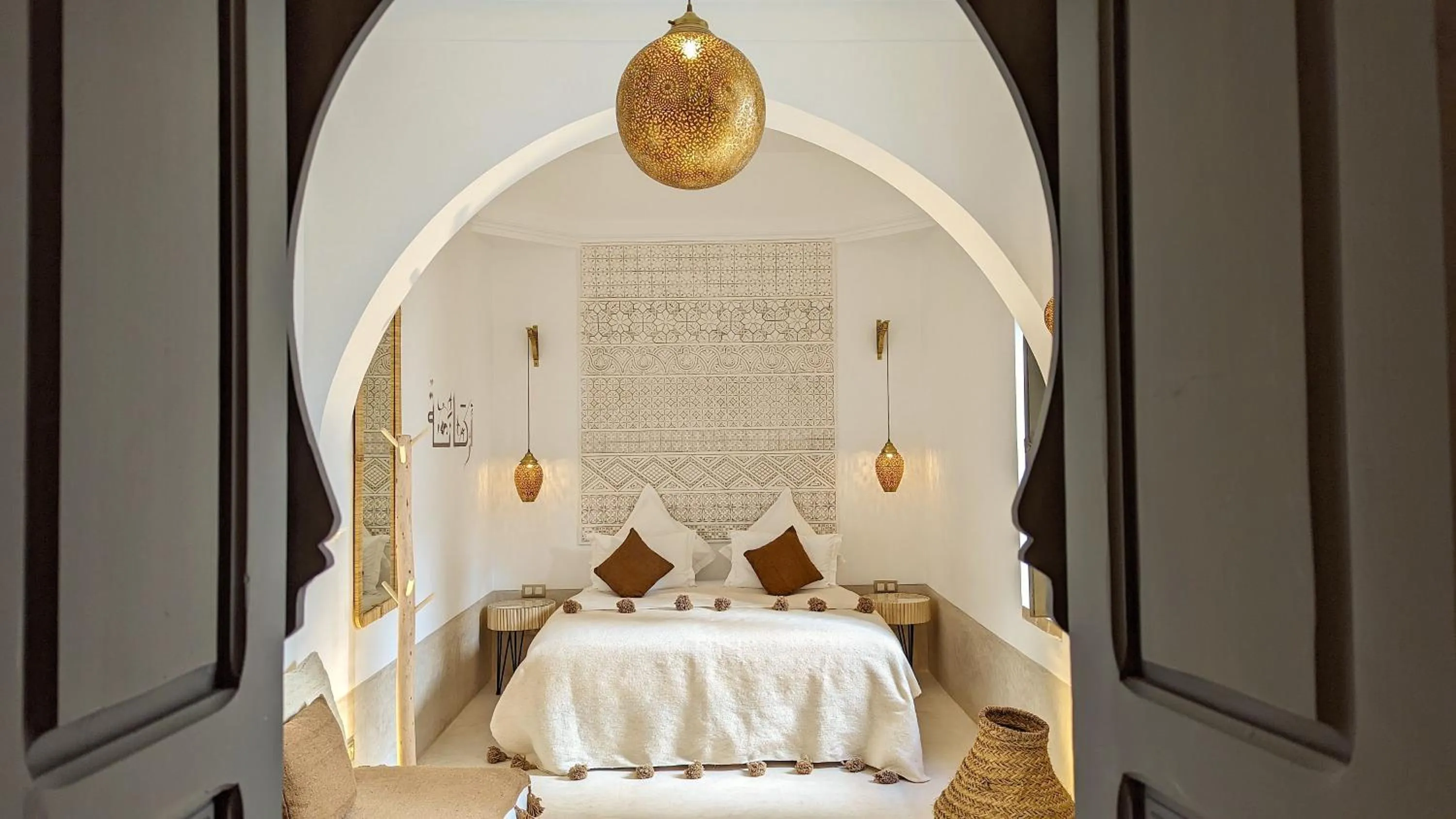 Photo of the whole room, Bed in Riad Jardin Des Sens & Spa